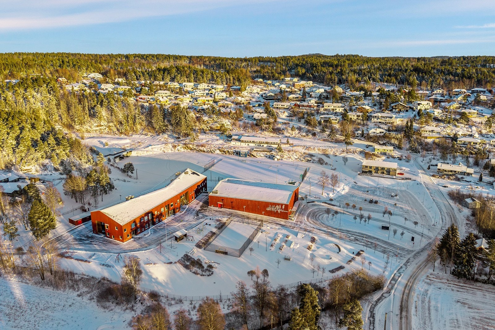 Kodal barneskole sto ferdig i 2020, og er en av kommunens mest moderne skole. Galleribilde