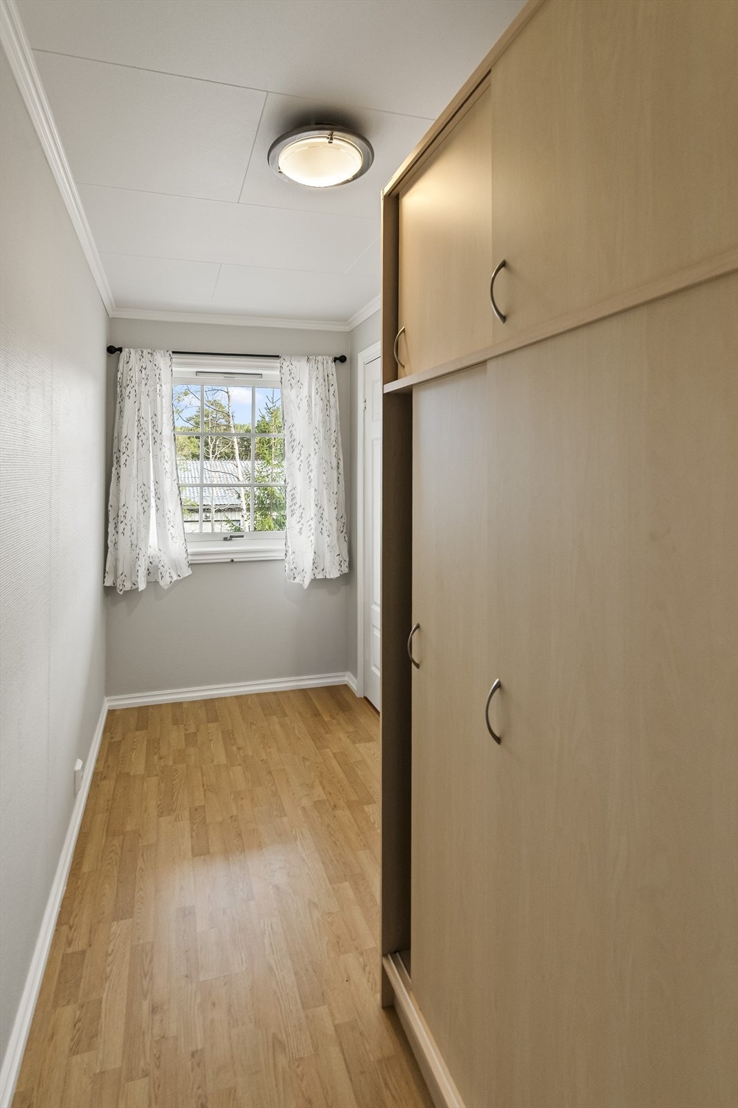 Walk in closet. Galleribilde