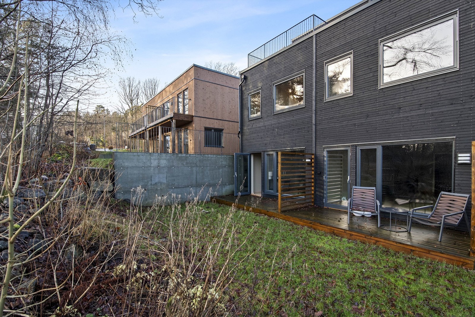 Rekkehuset er tilknyttet Eikelyhagen borettslag som har totalt 17 enheter. Galleribilde