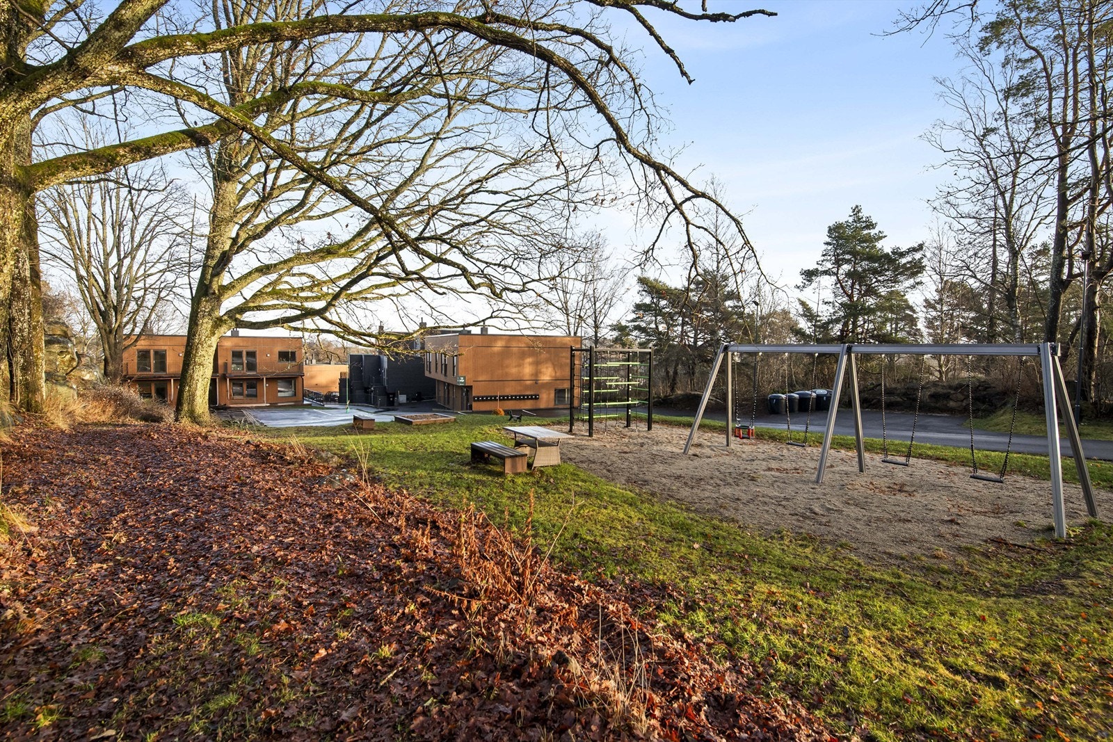 Fellesområde med lekeapparater til de små. Galleribilde