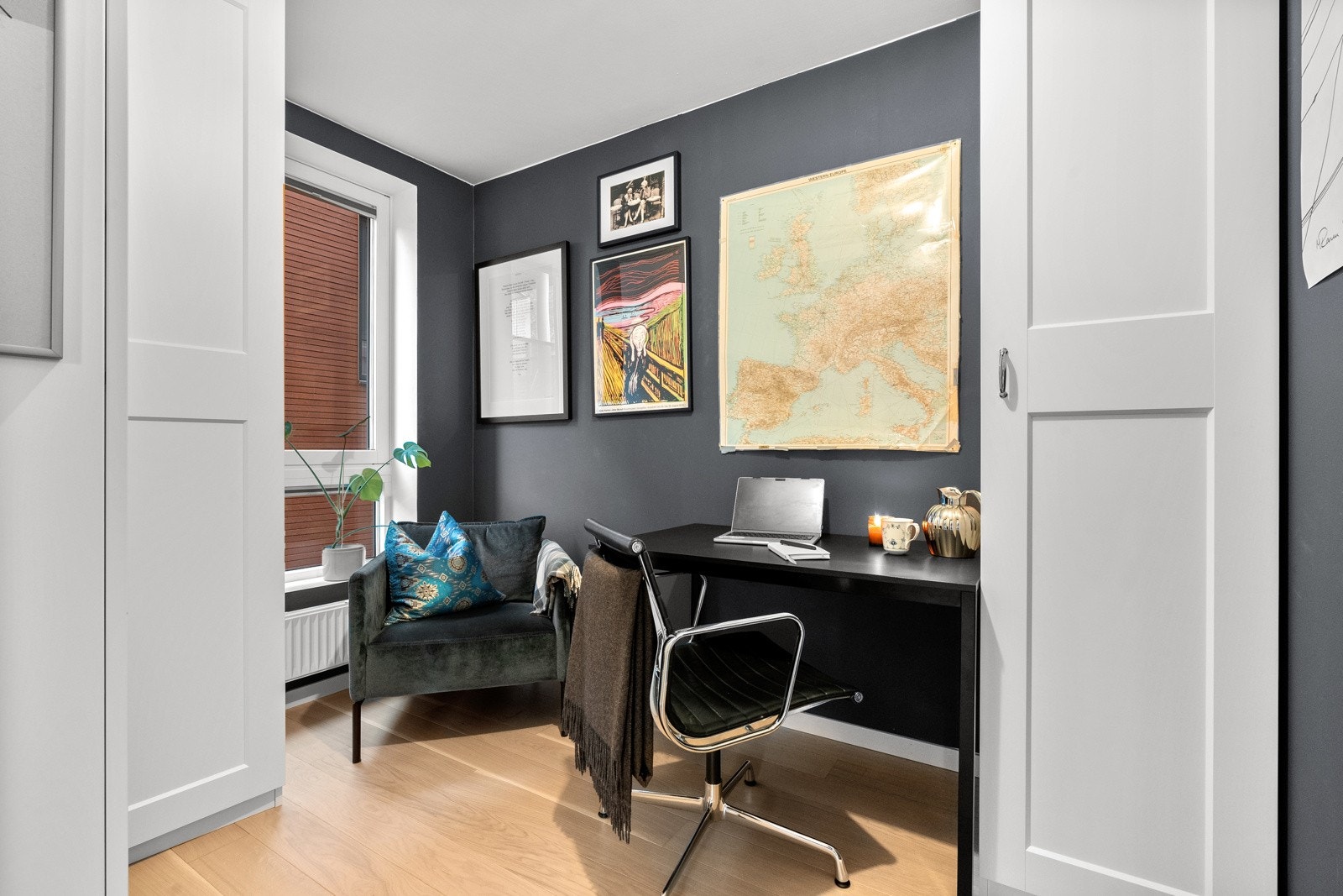 Det andre soverommet er et fint rom som passer perfekt som barnerom, gjesterom eller kontor. Galleribilde