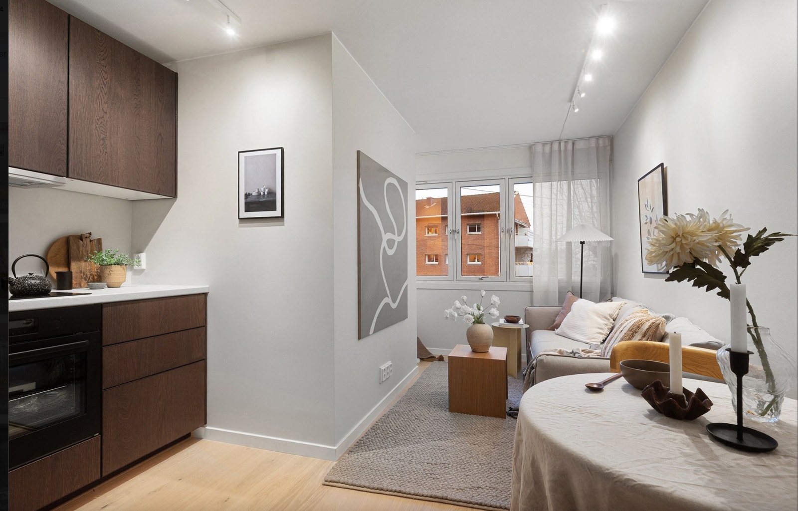 Bildene er stylet for illustrasjon. Leiligheten leies ut umøblert – møbler og interiør på bildene medfølger ikke. Galleribilde