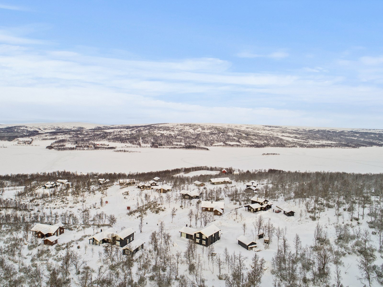 Hyttefeltet byr på flotte hyttetomter med eksepsjonelle solforhold. Galleribilde