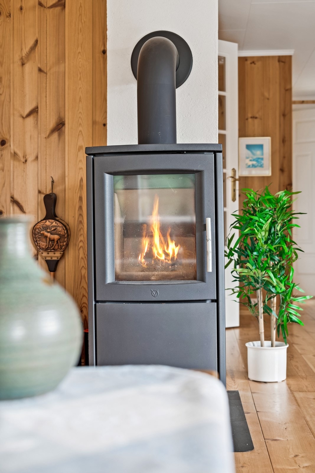 Vedovnen gir godt med varme på kjølige dager og kvelder. Galleribilde