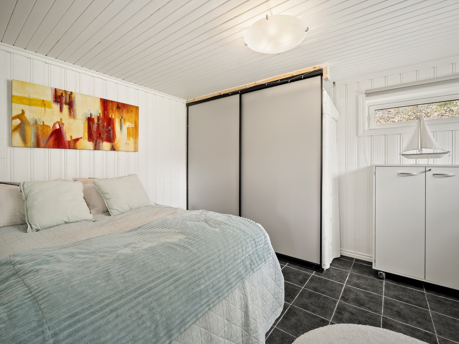 Soverom underetasje. Galleribilde