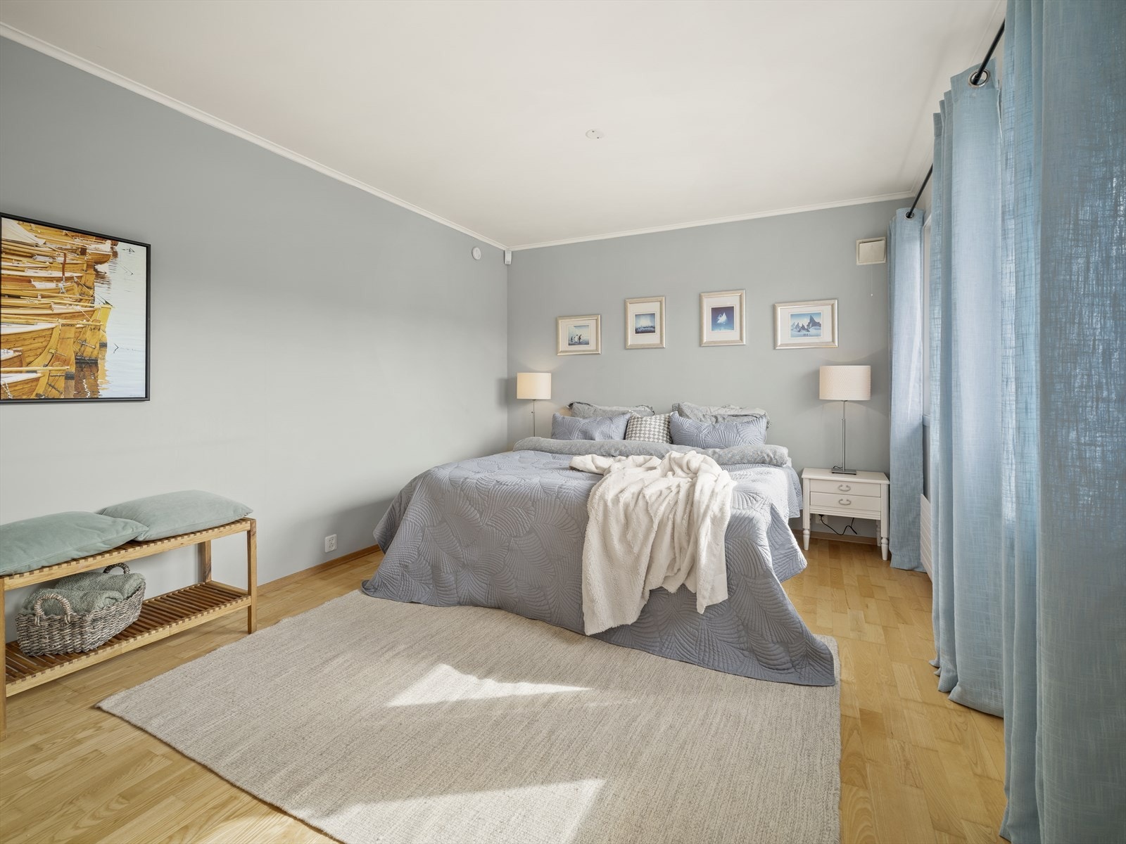 Hovedetasjen byr på tre stilfulle soverom. Galleribilde