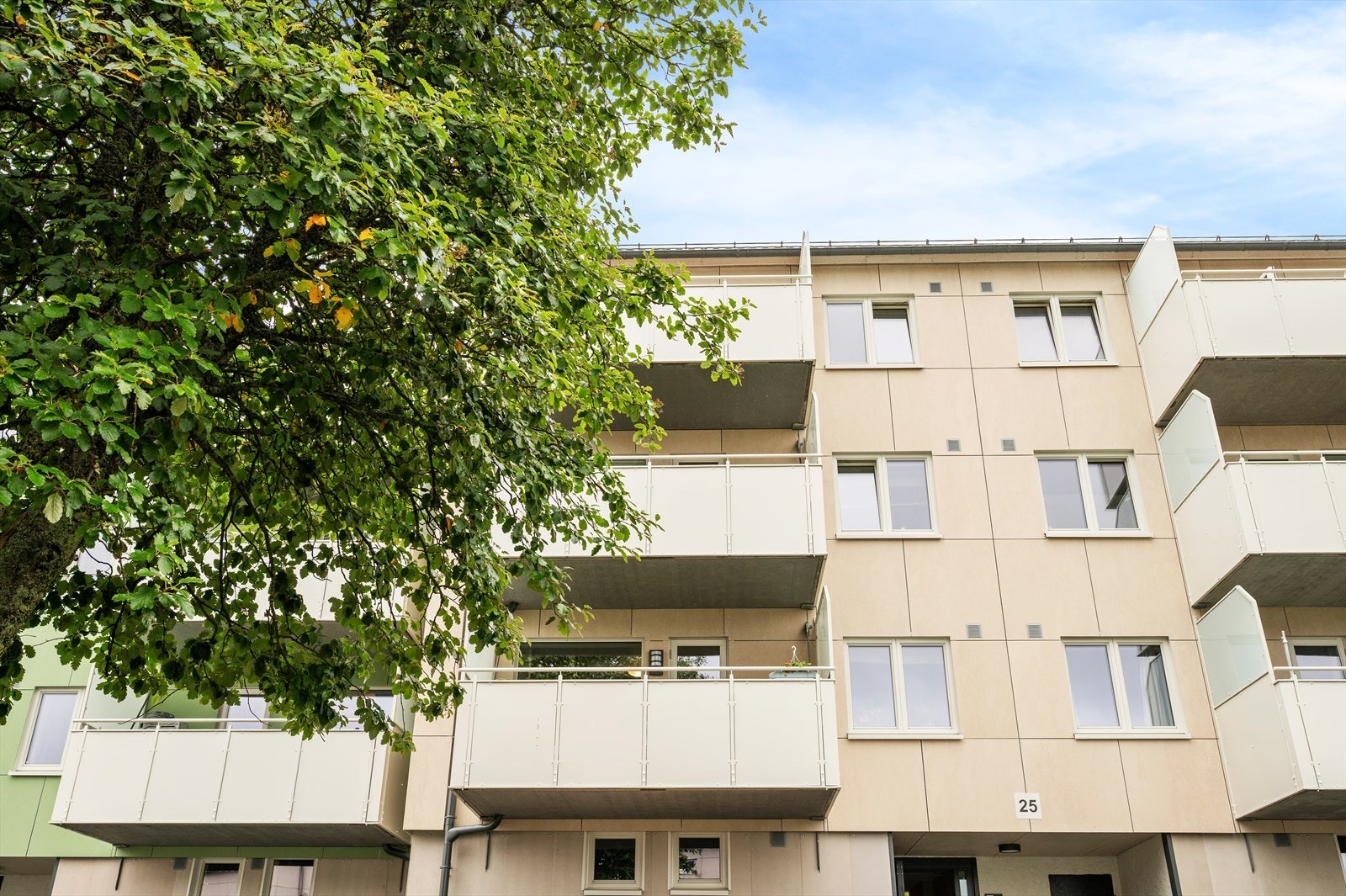 Området er kjent for godt bomiljø og godt utbygde tilbud innen idrett, friluftsliv og kommunikasjon. Galleribilde