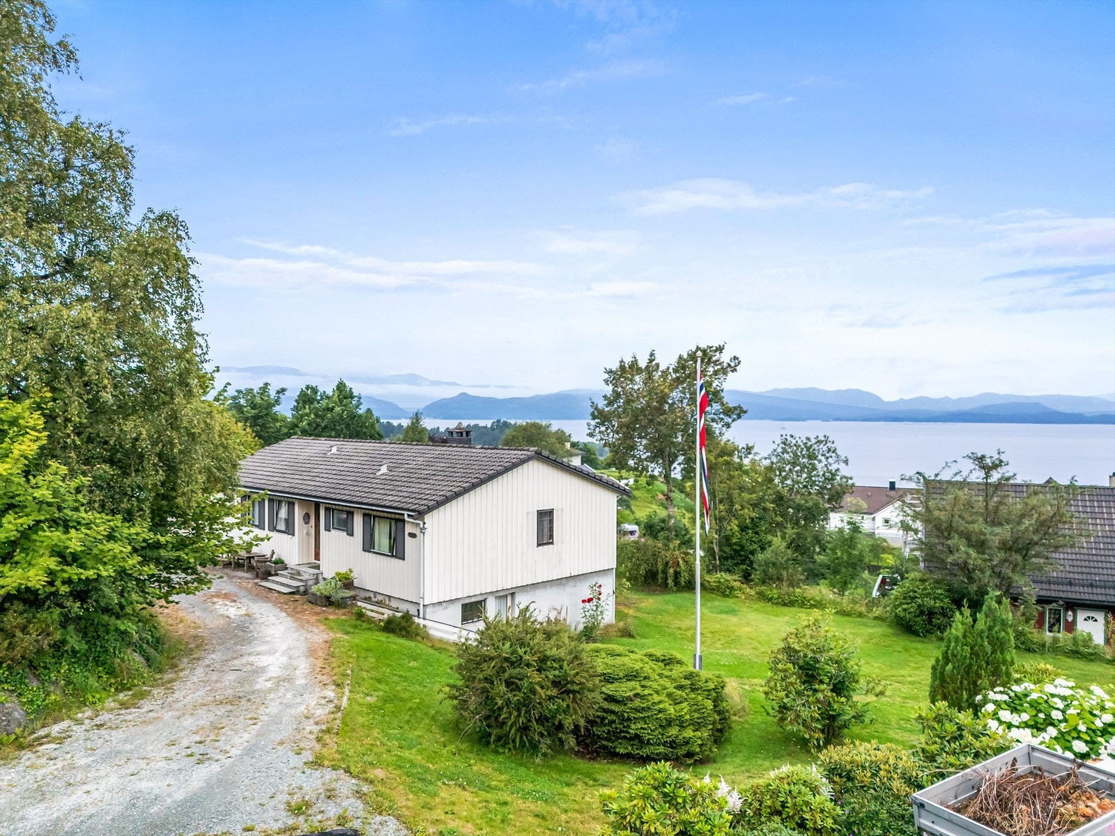 Velkommen til Kaldestadvegen 144! (Foto: Studiovest (Aleksander Koløy) Galleribilde