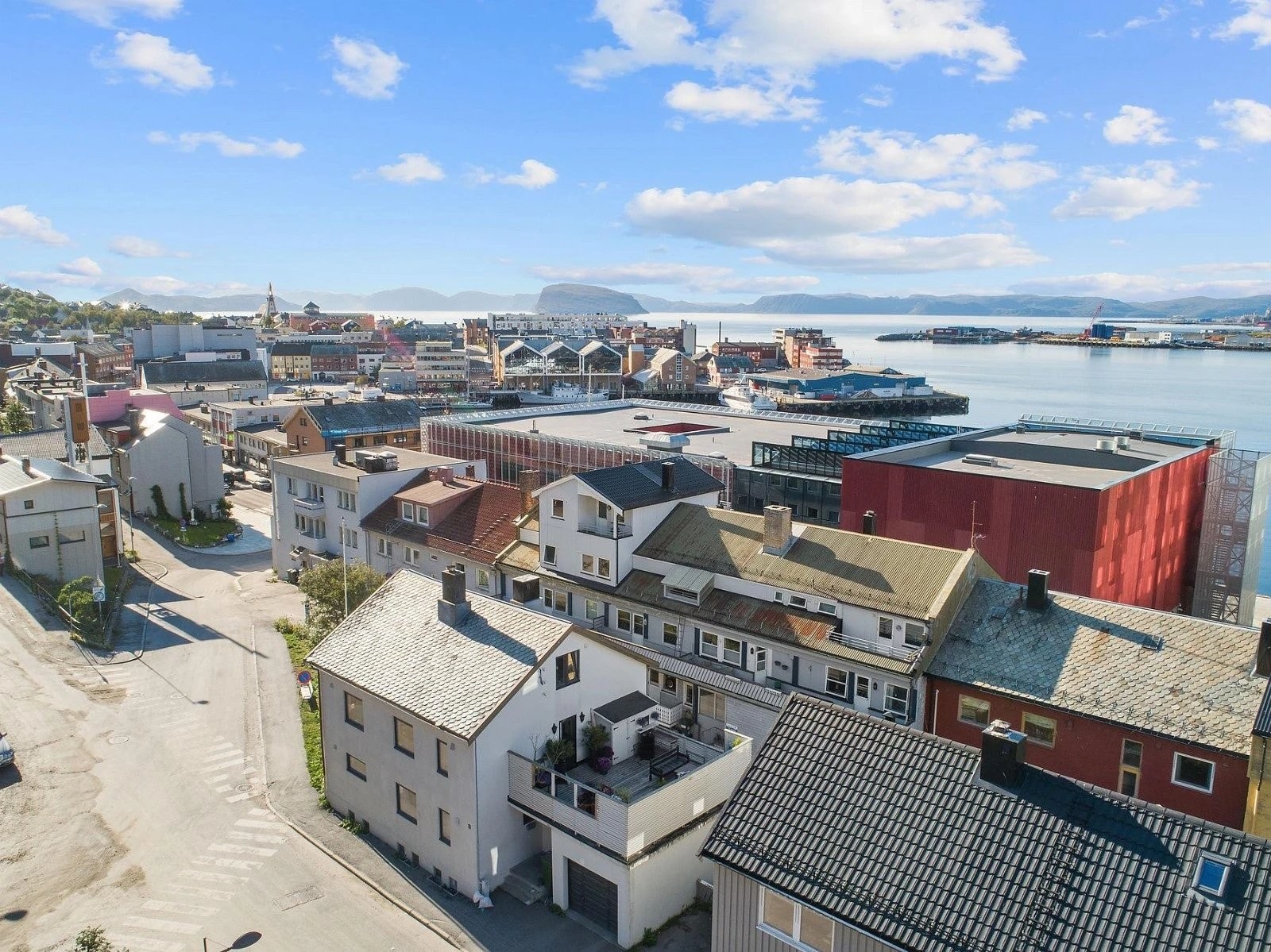 Oversiktbilde mot sentrum Galleribilde