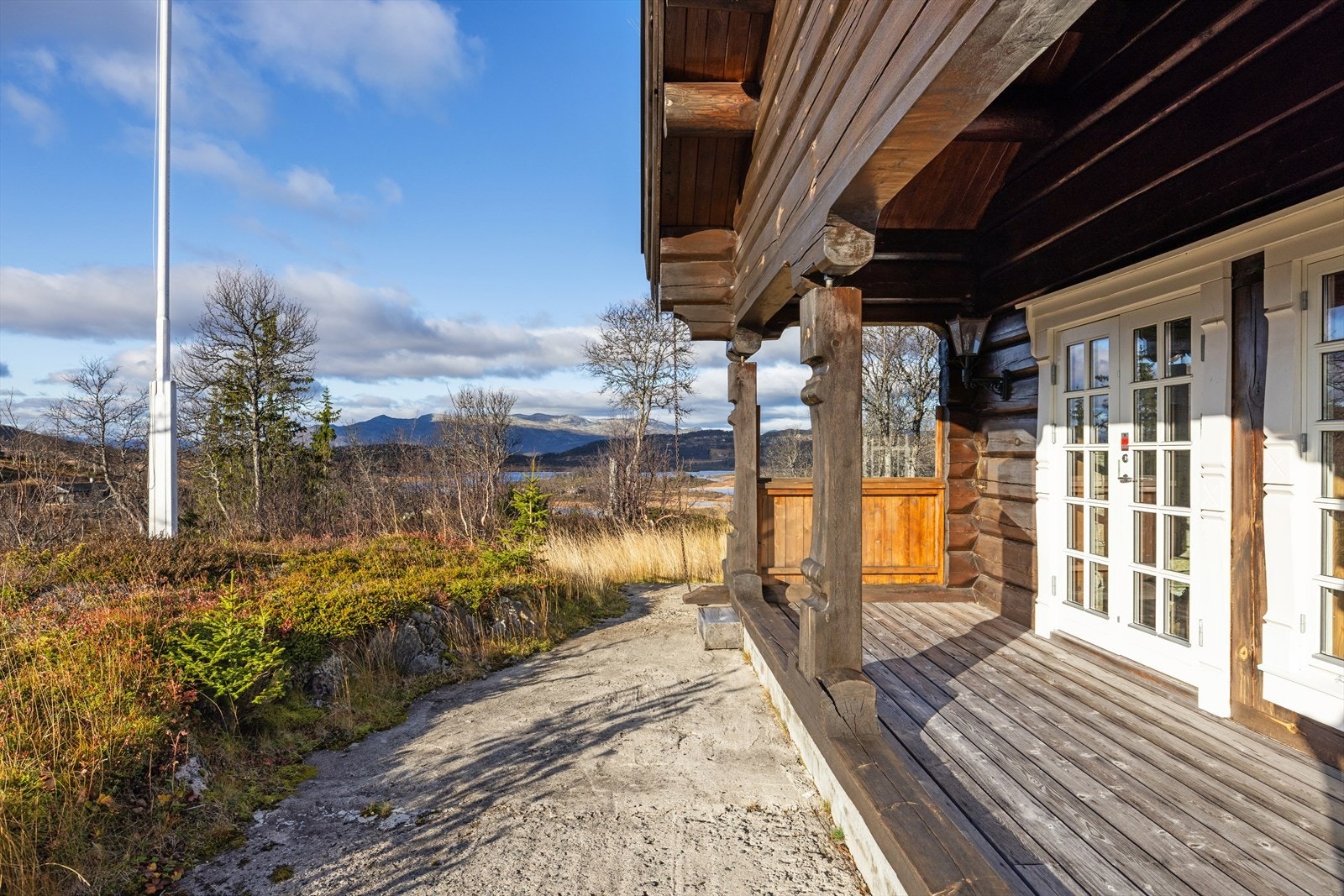 - her kan du nyte lune kvelder, levende lys og utsikten, uansett vær. Galleribilde