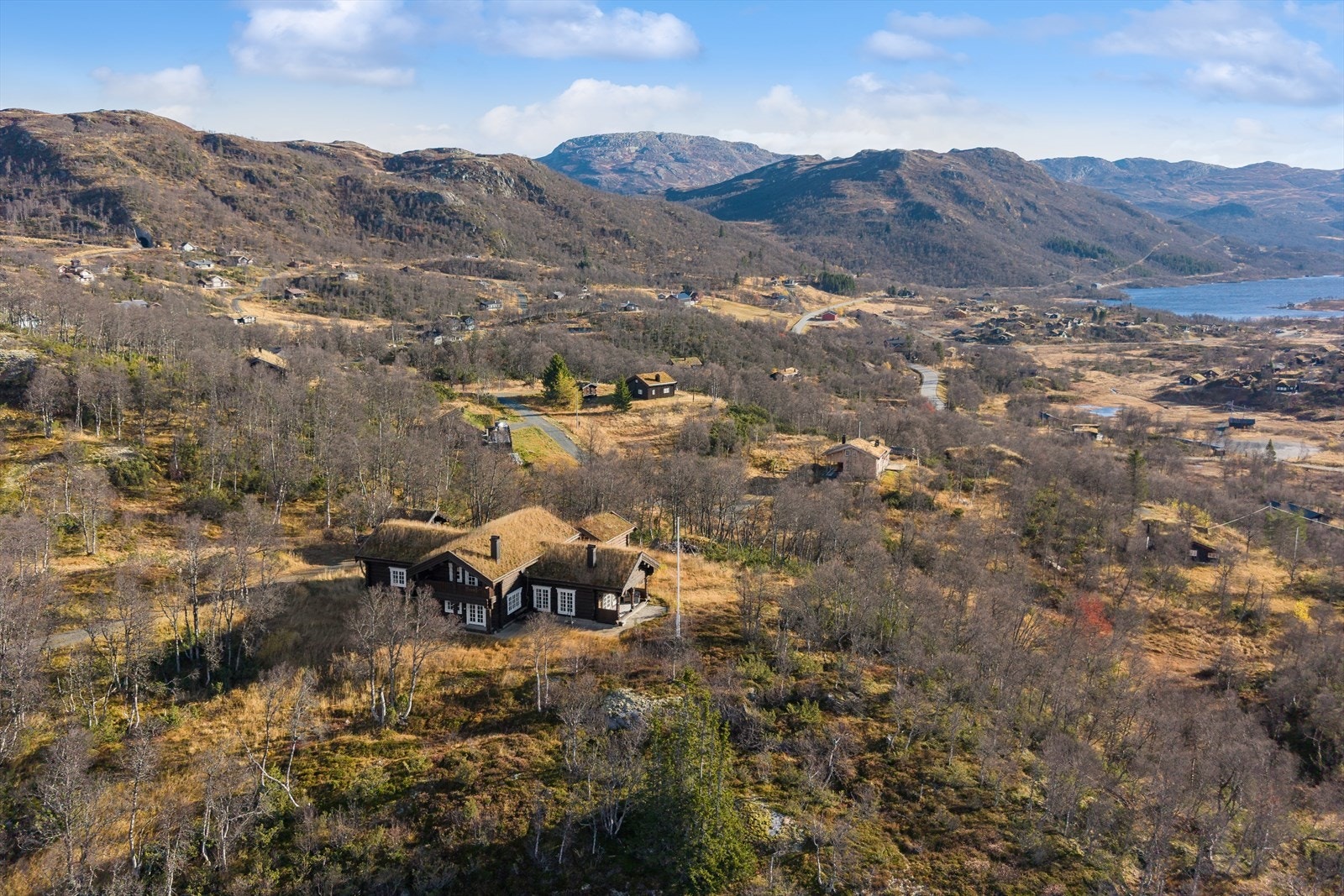 Her får du privatliv, ro og enkel tilgang til flotte turmuligheter - et perfekt sted for rekreasjon og naturopplevelser. Galleribilde