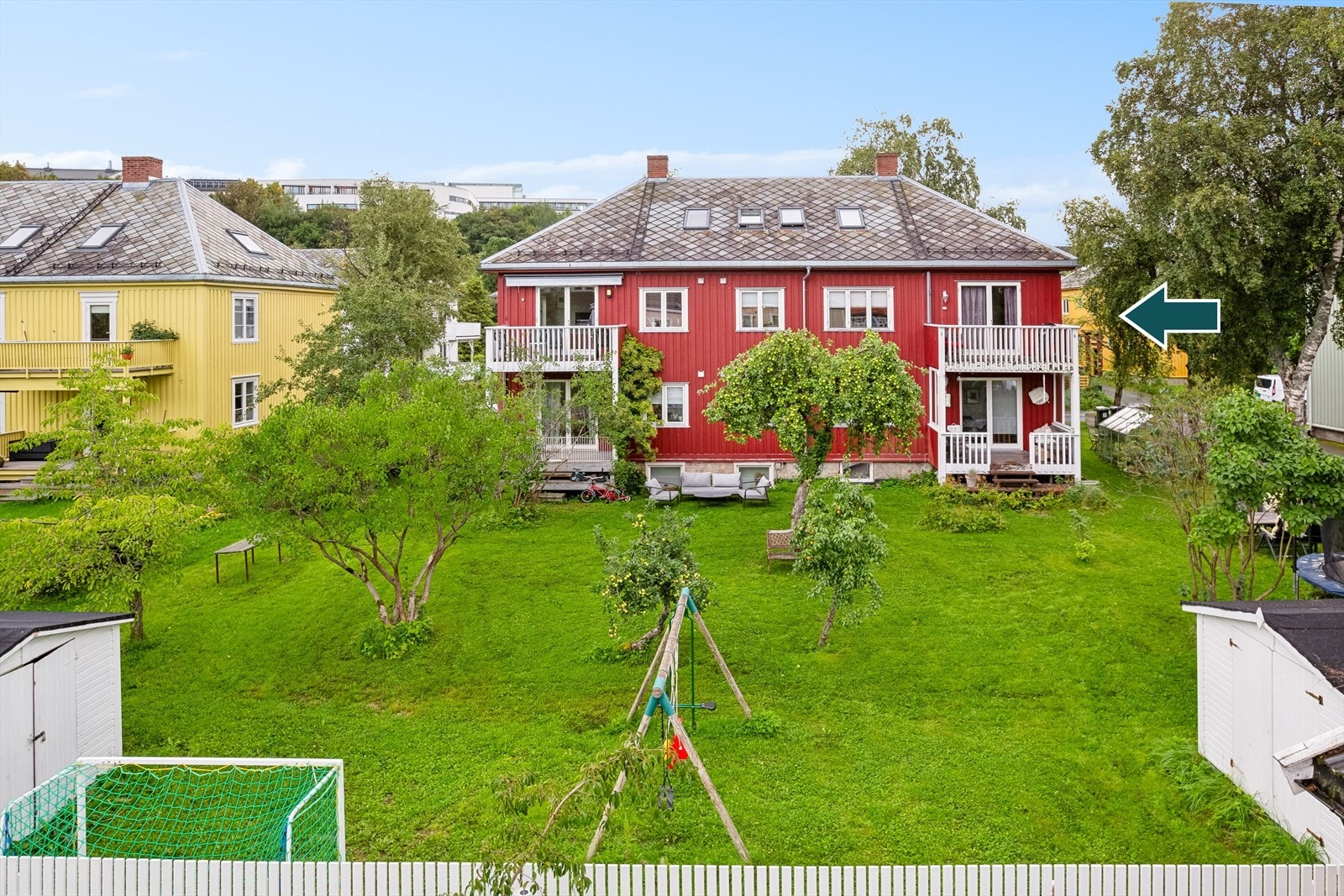 Leiligheten har en ypperlig beliggenhet med lite innsyn og kort avstand til både NTNU, St.Olavs og Sintef. Galleribilde