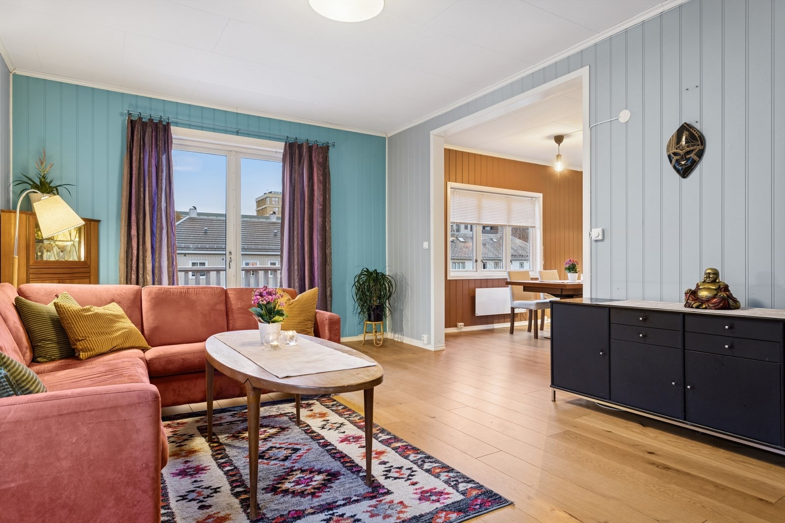 Leiligheten holder en god standard etter oppussing i 2013 og planløsningen oppleves som praktisk og godt utnyttet. Galleribilde