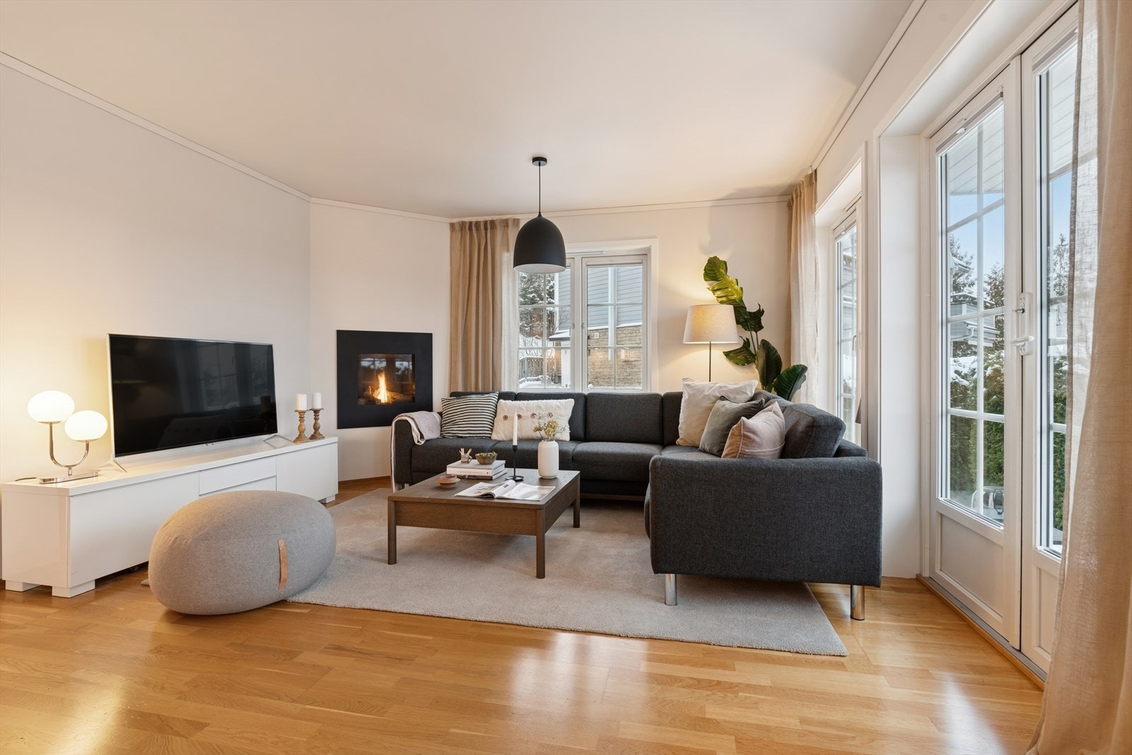 I stuen er det gasspeis. Galleribilde