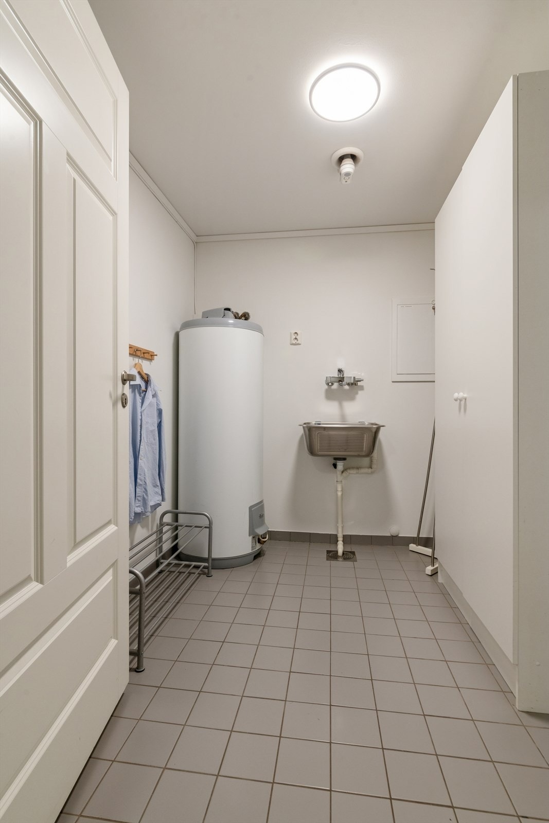 Vaskerom med opplegg for vaskemaskin. Galleribilde