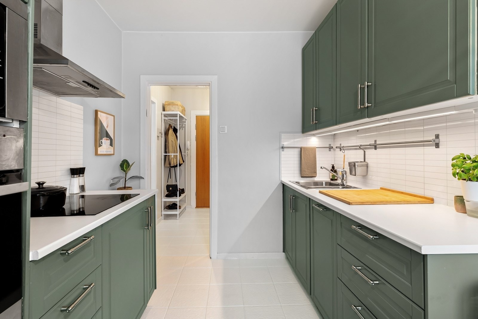 Kjøkken mot gang Galleribilde