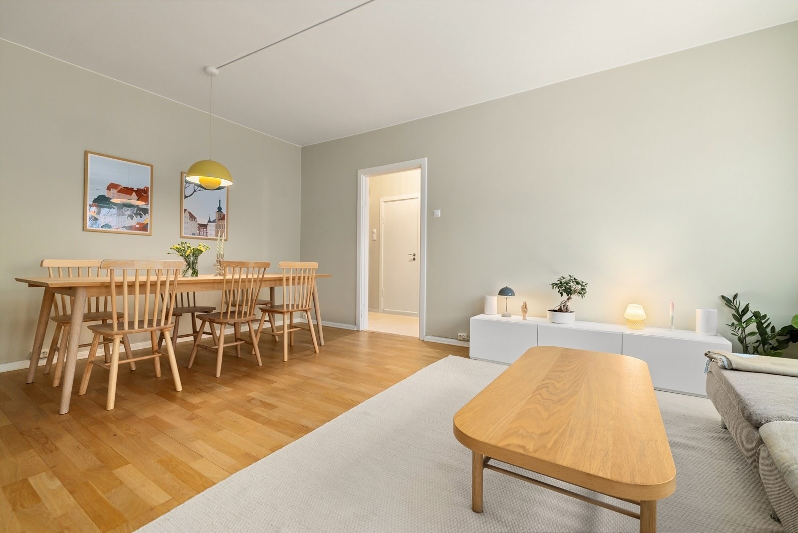 Stue mot gang Galleribilde