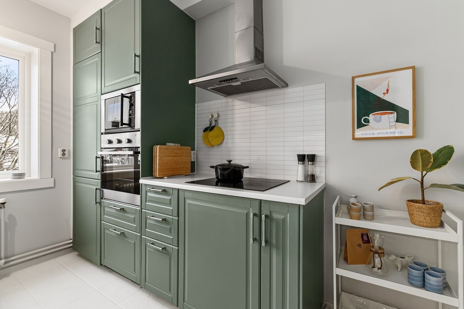 Det er kjøkkenventilator med avtrekk ut (ikke kullfilter) Galleribilde