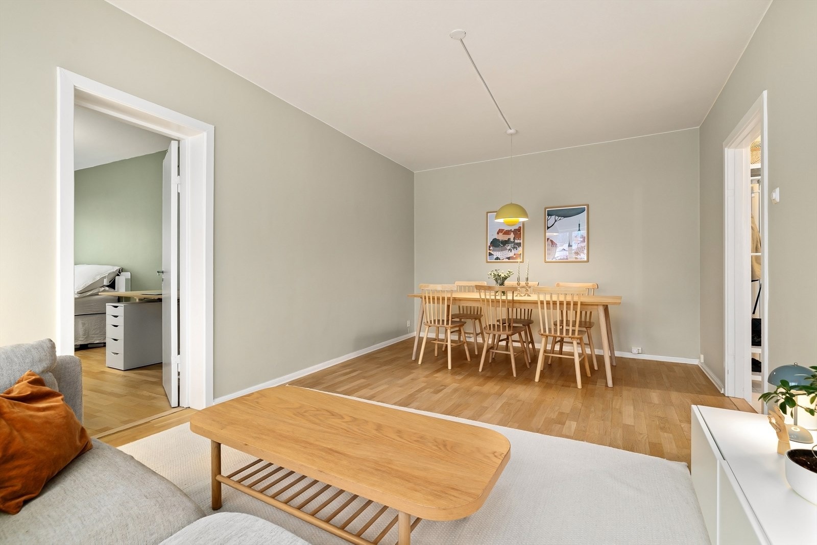 Stue mot spiseplass Galleribilde