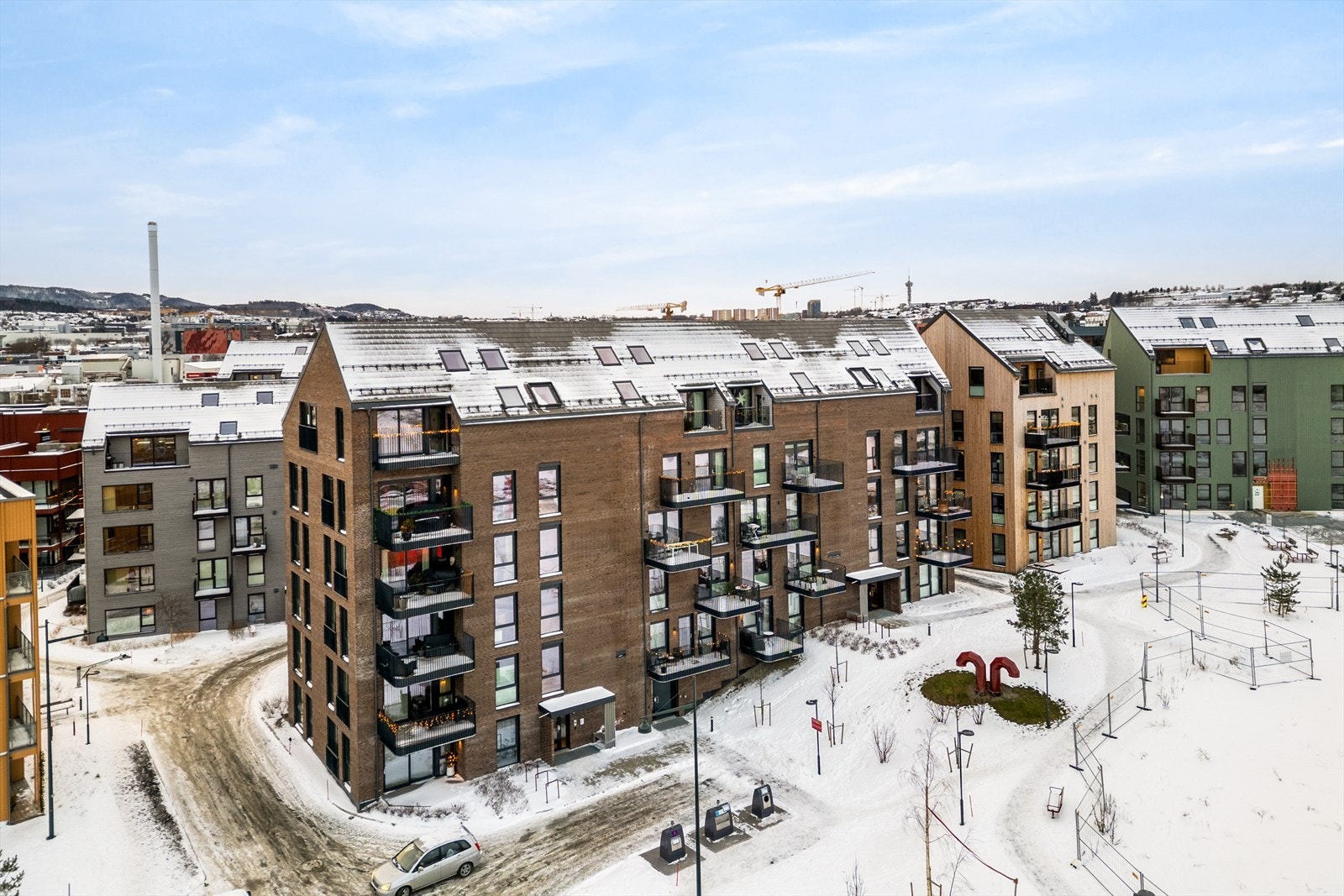 Leiligheten ligger i flotte og nyetablerte Leangenbukta. Galleribilde