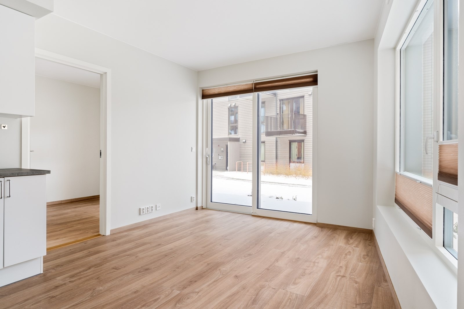 Fra stuen har man utgang til en egen markterrasse. Galleribilde