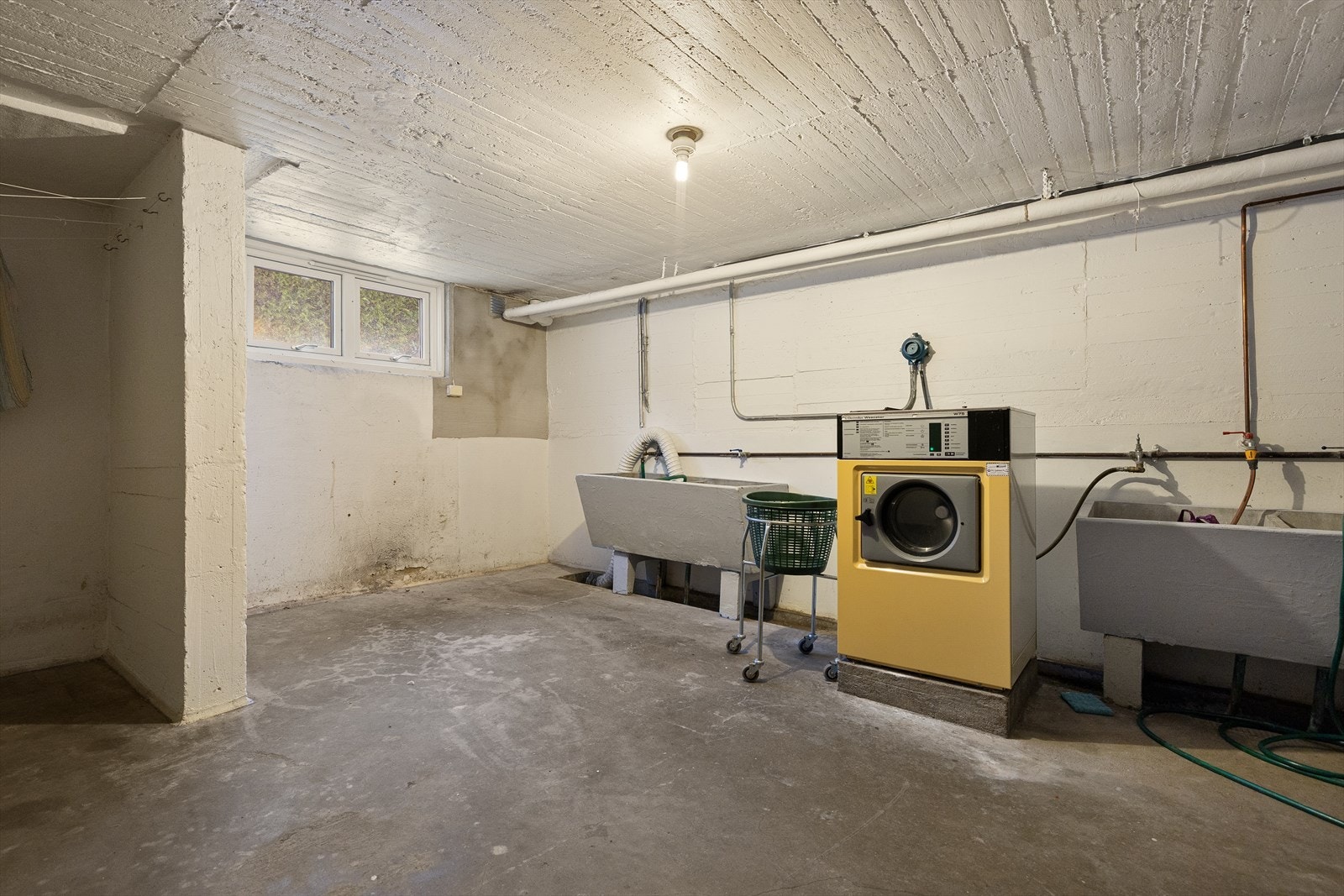Det er mulig å benytte fellesvaskeri i kjeller på fellesområdene Galleribilde