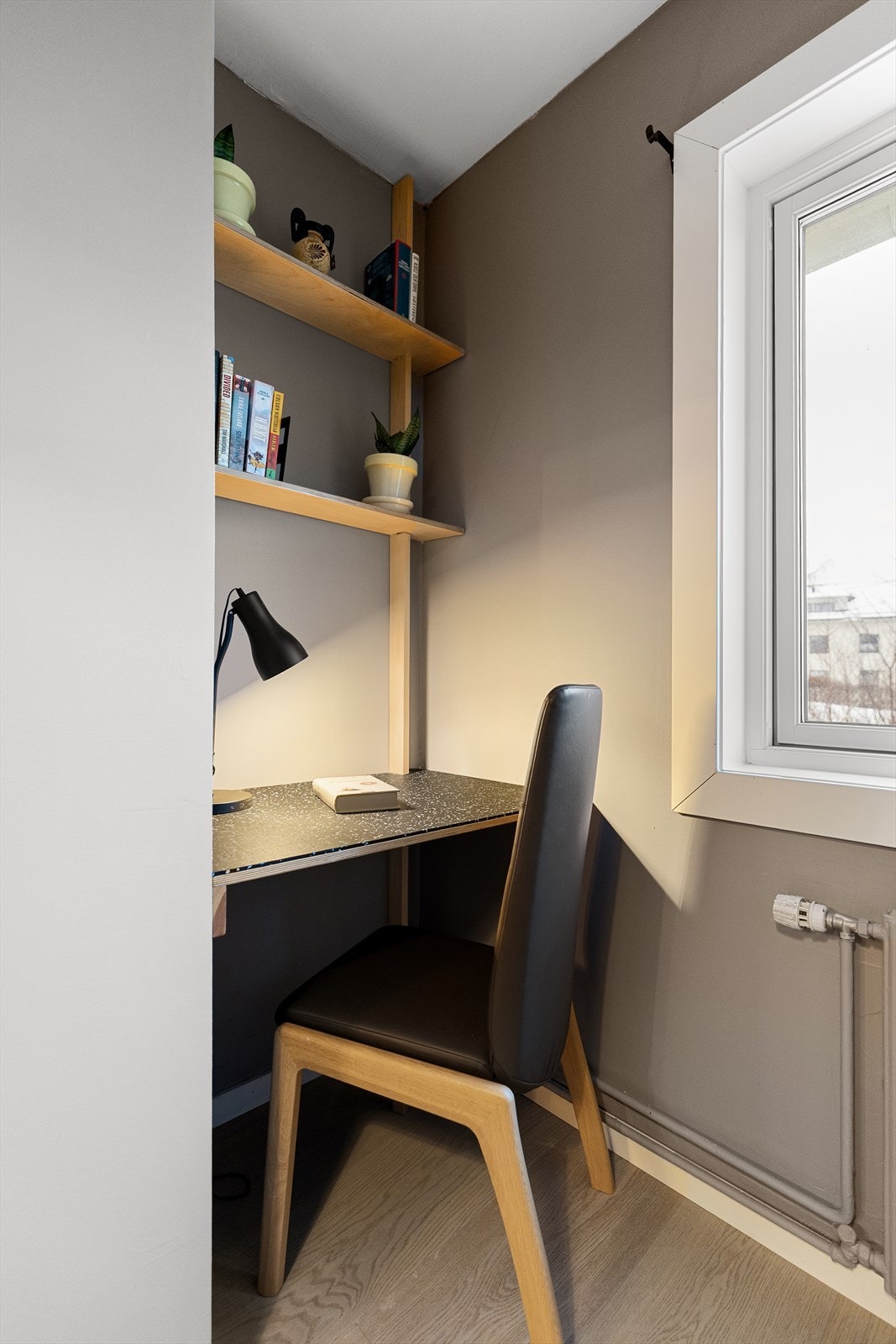 Det er fint mulig å etablere en kontorplass i rommet Galleribilde