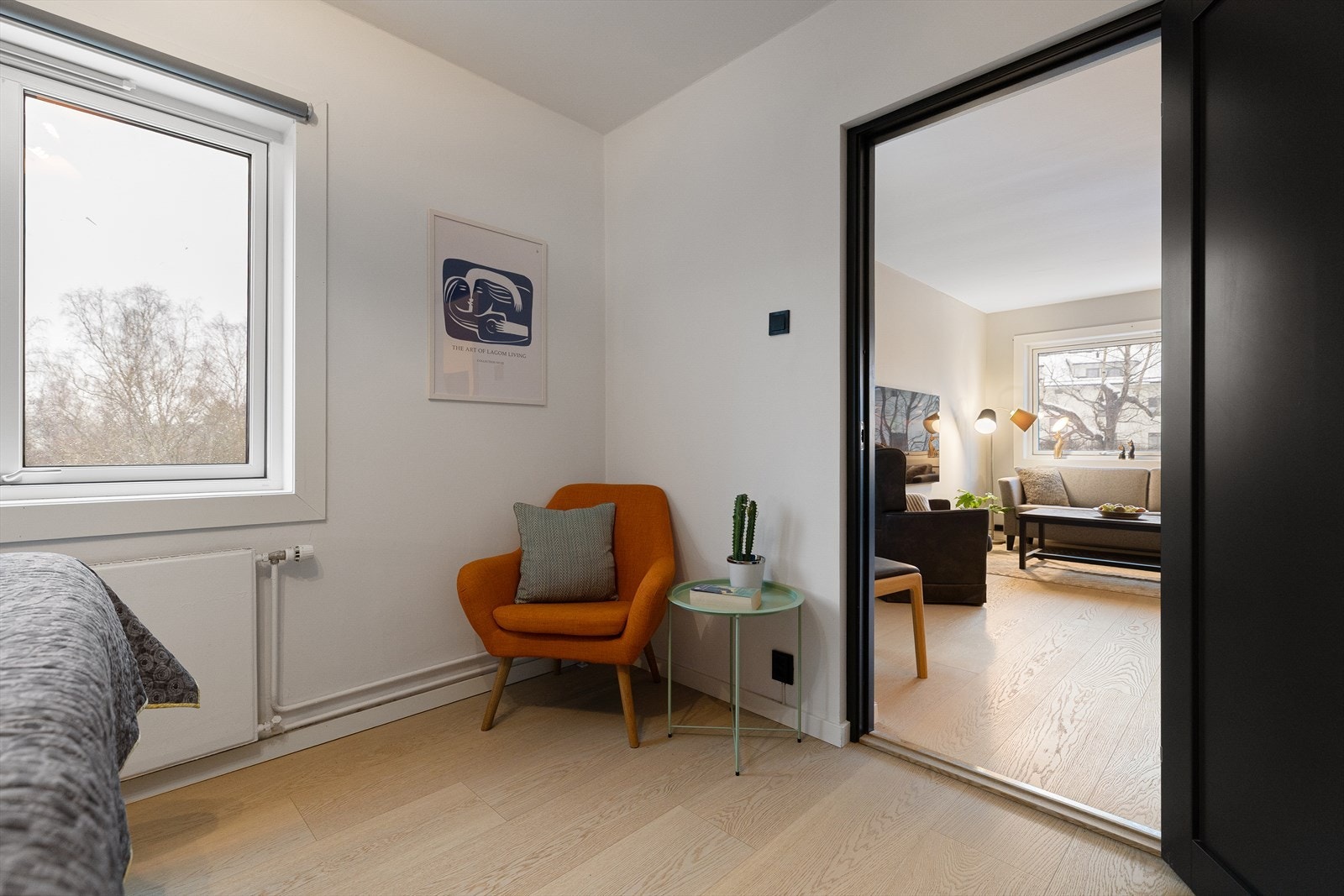 Fra stuen er det direkte adkomst til hovedsoverommet Galleribilde