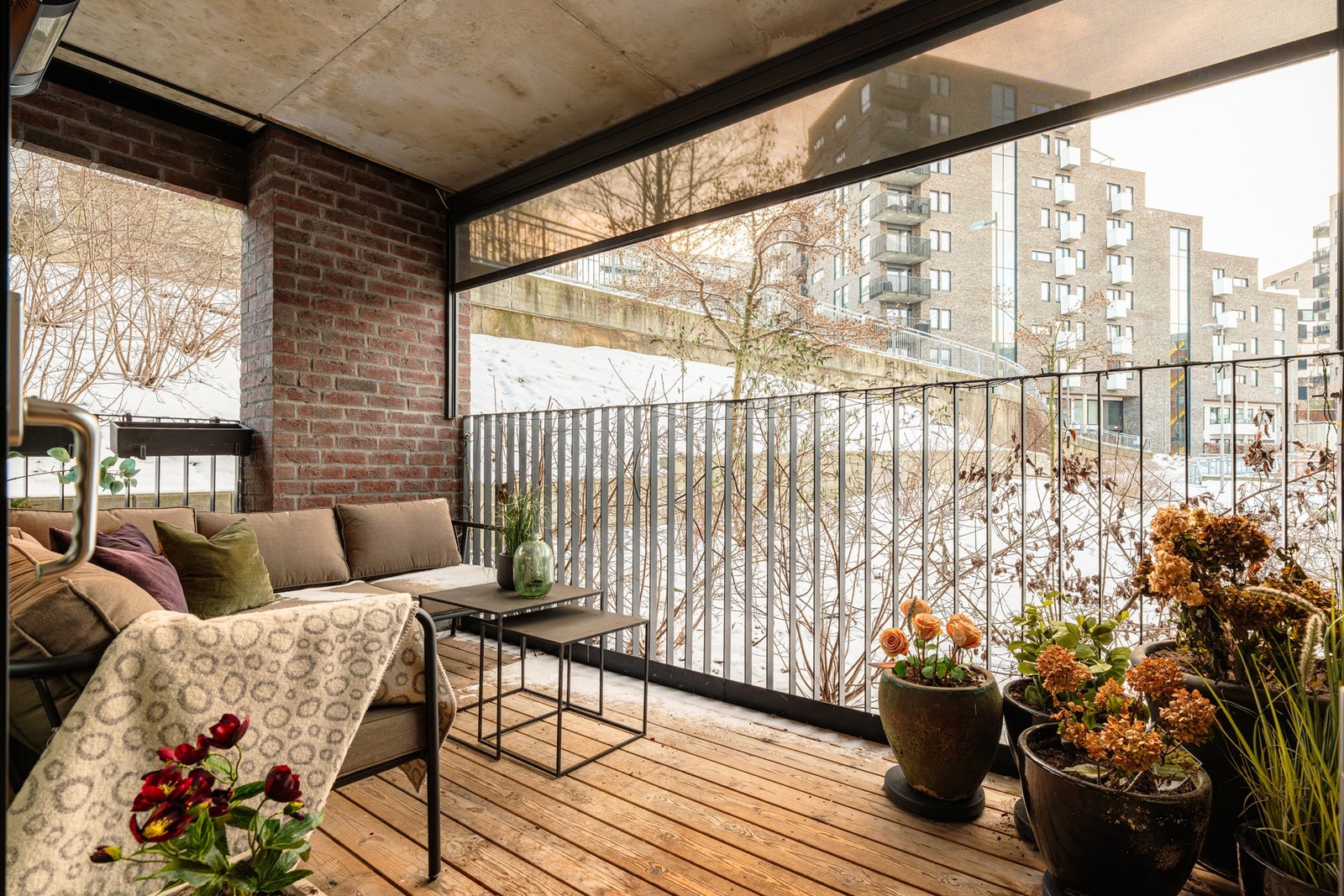 Dette er en stor & pen 3-roms hjørneleilighet fra 2019 beliggende midt i Kværnerbyen. Galleribilde