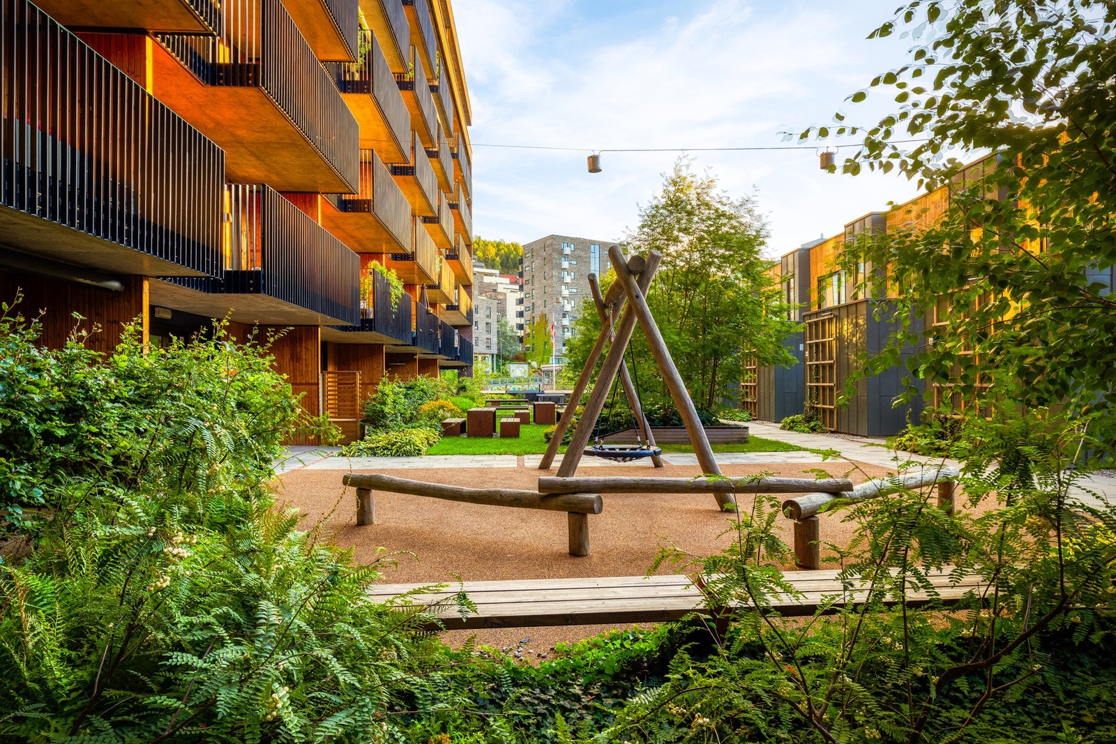 Borettslaget er barnevennlig og pent opparbeidet med blant annet sittegrupper, lekeplass mm. Galleribilde