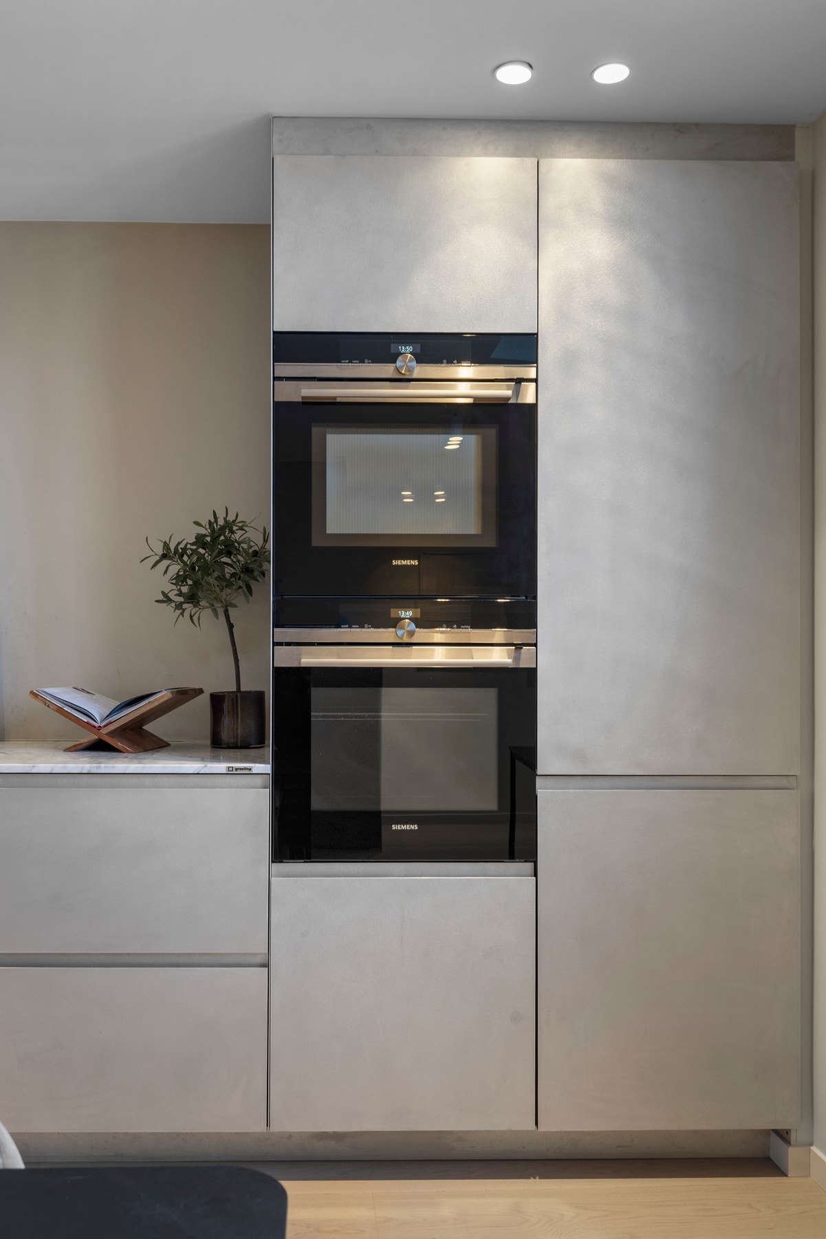 Det er montert komfyrvakt og waterguard. Galleribilde