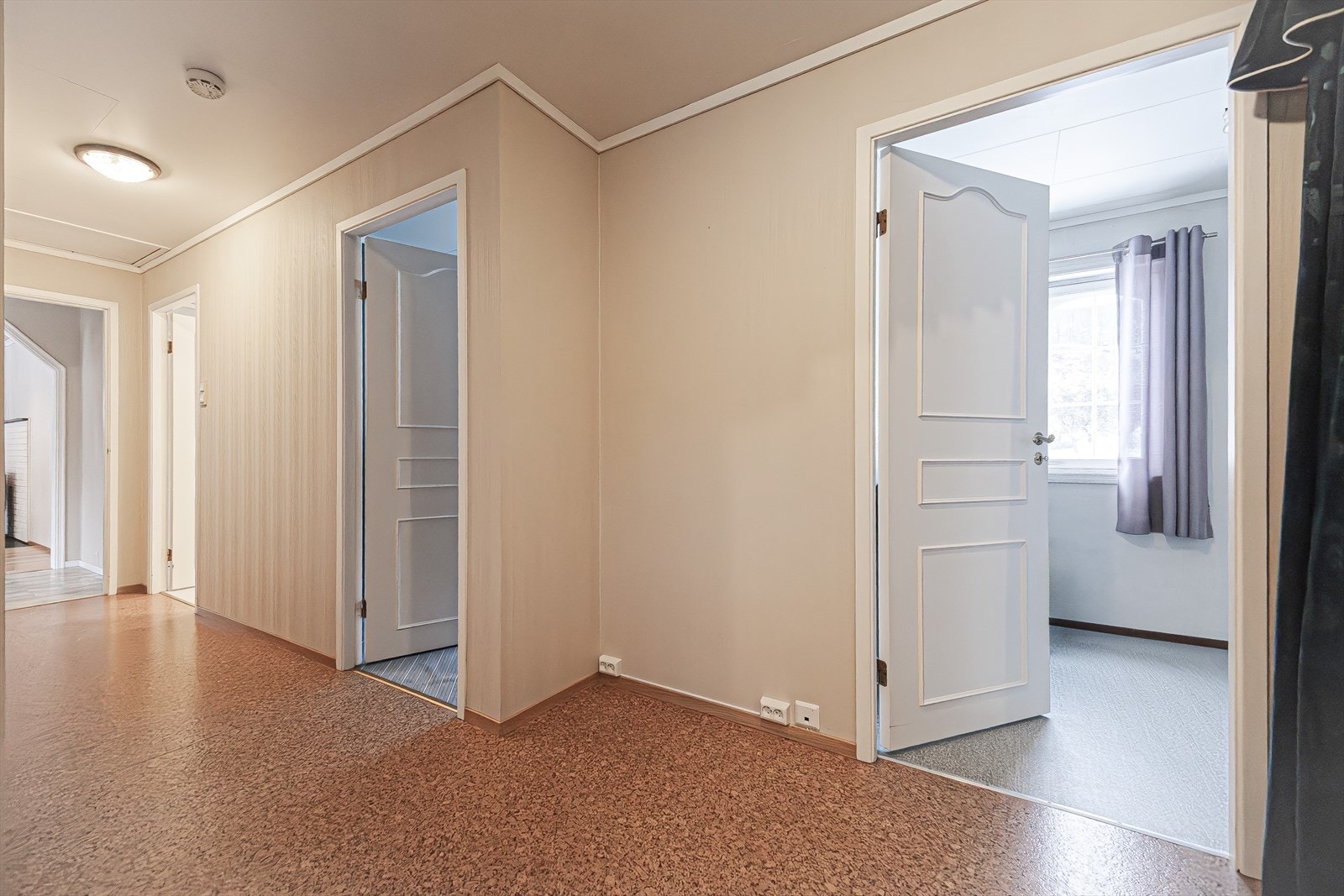 Bod til høyre i bildet, deretter soverom og bad Galleribilde