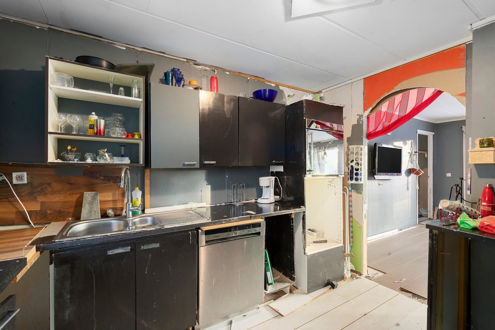 Her er det integrerte hvitevarer som gasstopp og stekeovn. Galleribilde