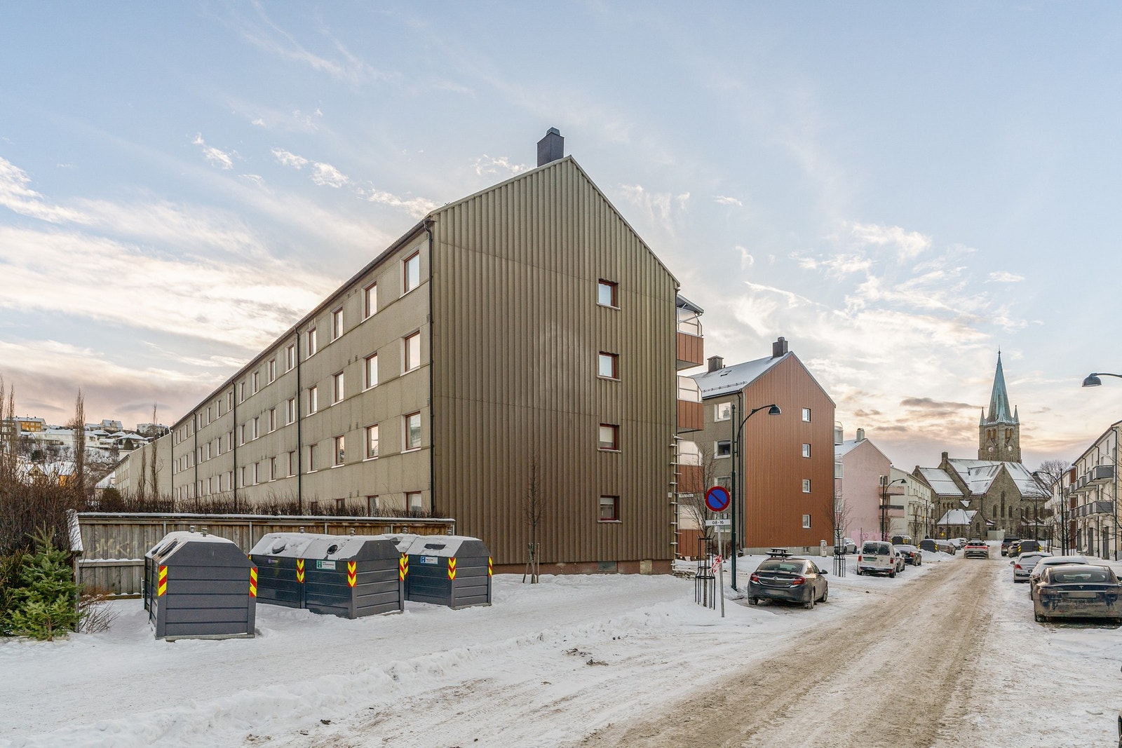 Området ligger sentralt til, med kort vei til "alt" man trenger. Galleribilde