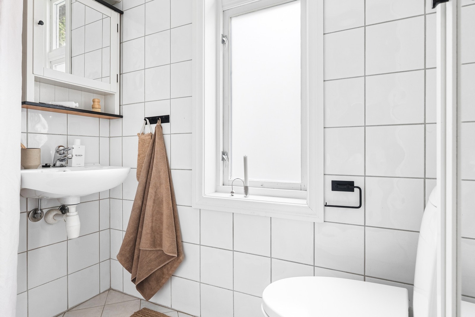 Helfliset bad med varme i gulv. Galleribilde