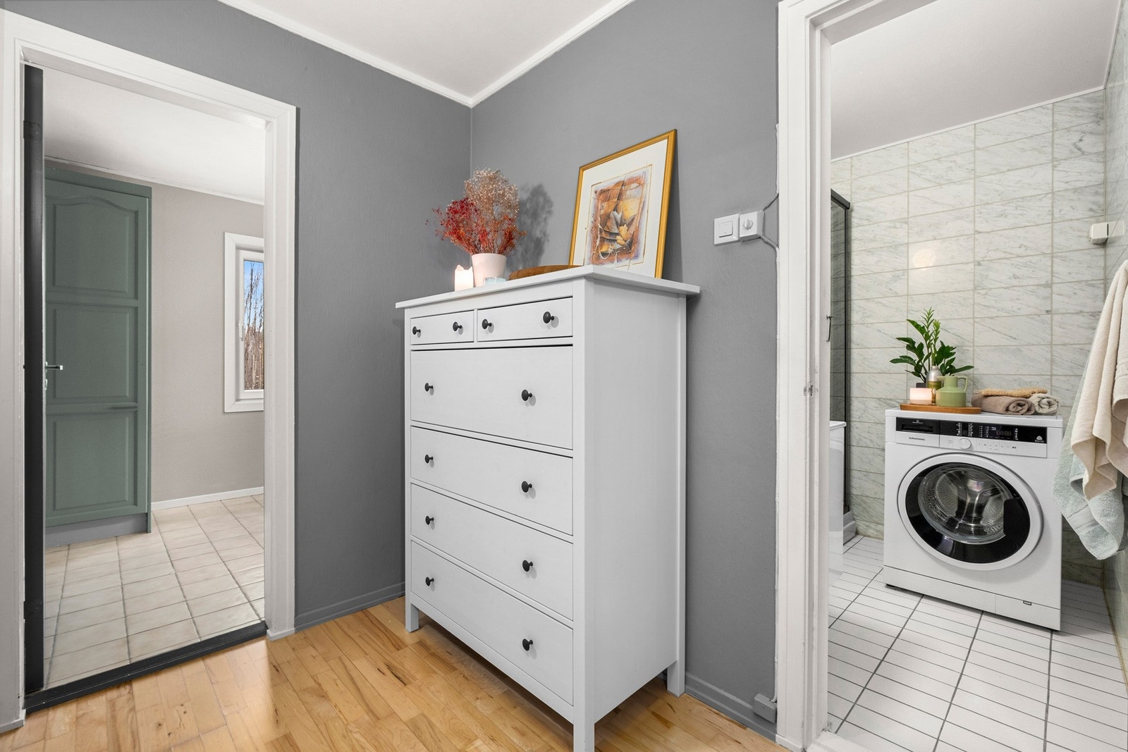 Romslig og innbydende entrè Galleribilde