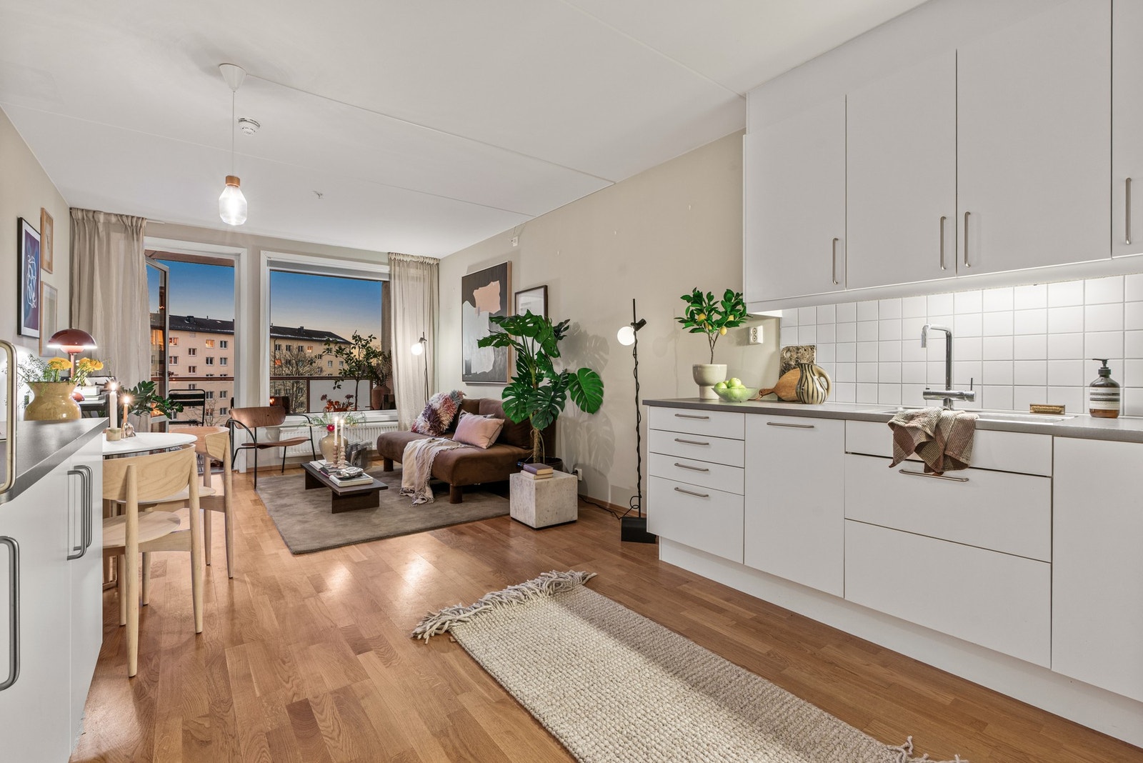 PrivatMegleren Primera ved Ingerid Gude har gleden av å presentere Hans Nordahls gate 74! (Foto Oh Shots) Galleribilde