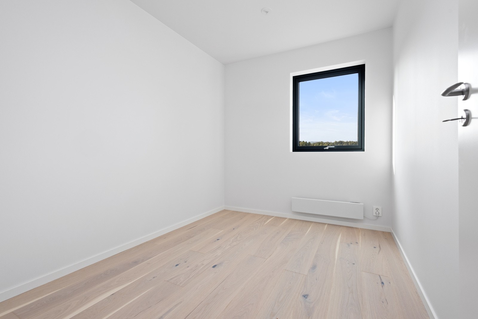 Boligen har tre soverom hvorav alle ligger i underetasjen. Galleribilde