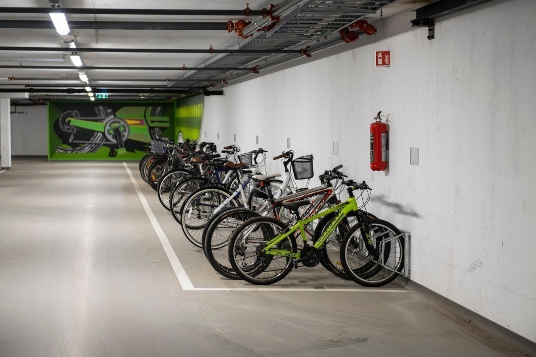 Innendørs sykkelparkering Galleribilde