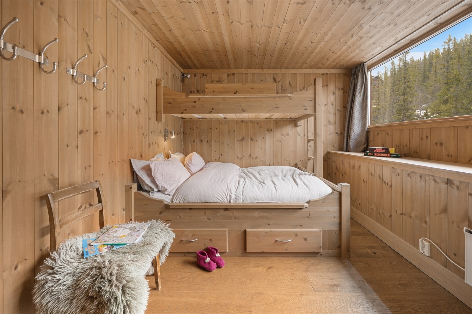 Alle soverommene er romslige, og det er god plass for de minste til både å sove og leke. Galleribilde