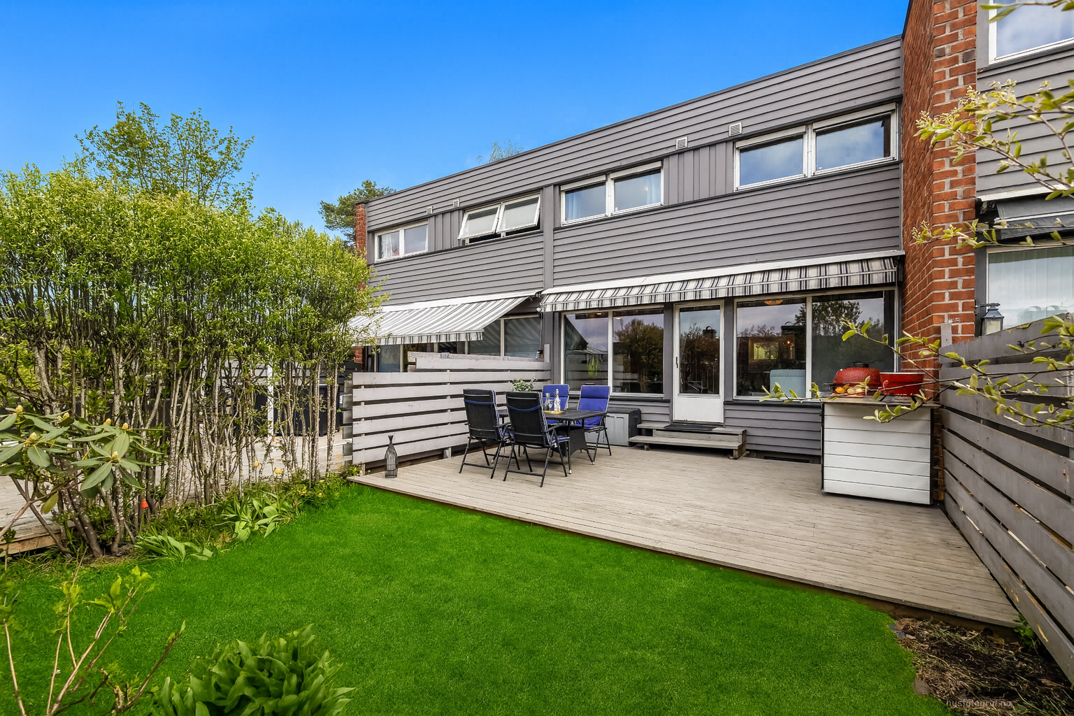 Velkommen til Røsslyngveien 6 C (gresset er redigert) Galleribilde