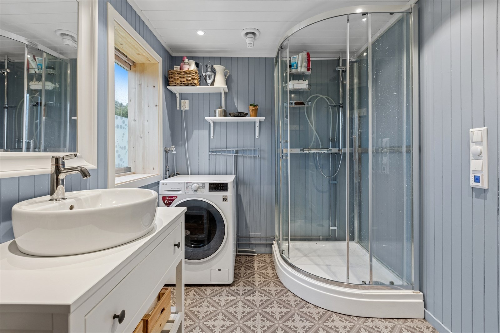 Romslig og delikat bad fra 2020. Galleribilde