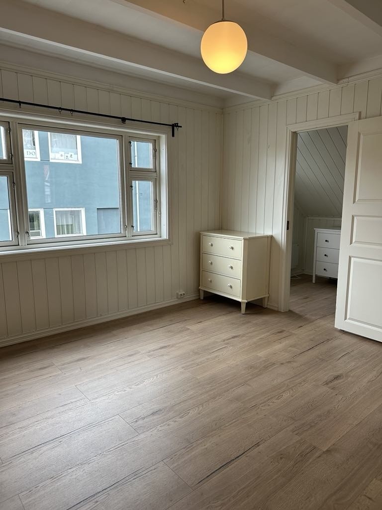 Sosial stue 2.etg. (kommer sofa) Galleribilde