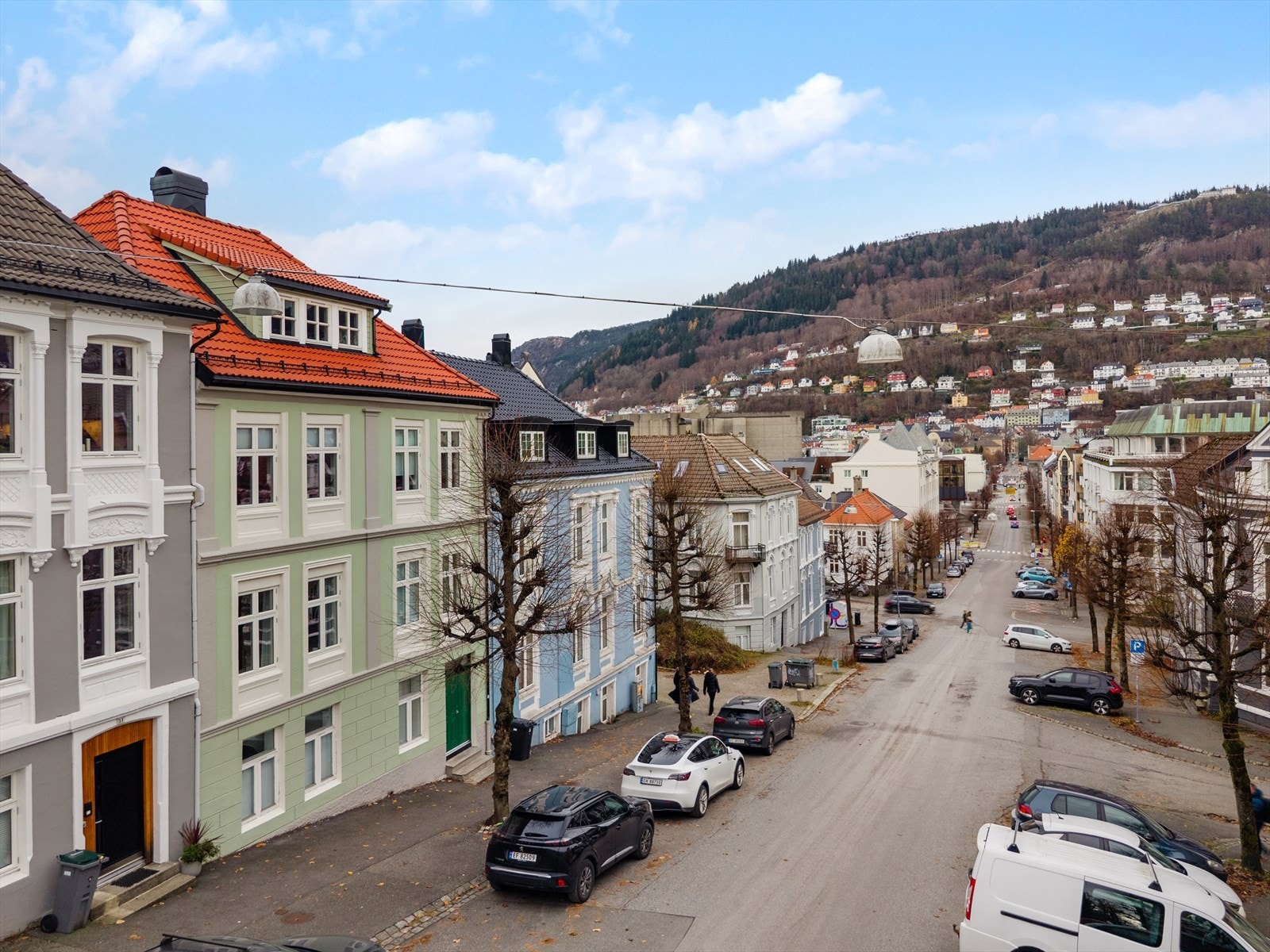 Bygården fremstår som velstellt Galleribilde