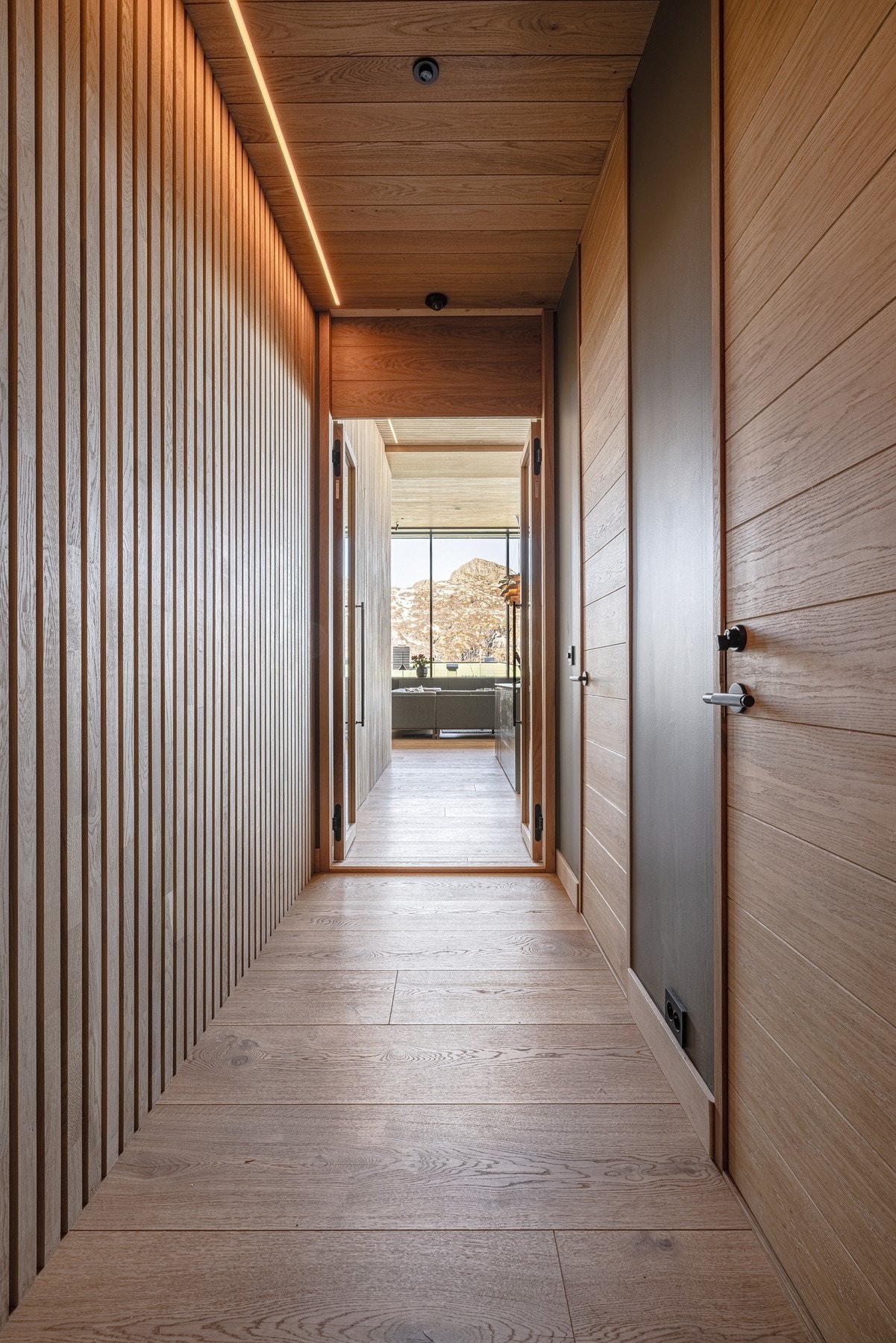 Inngang til leilighet direkte fra heisen. Galleribilde