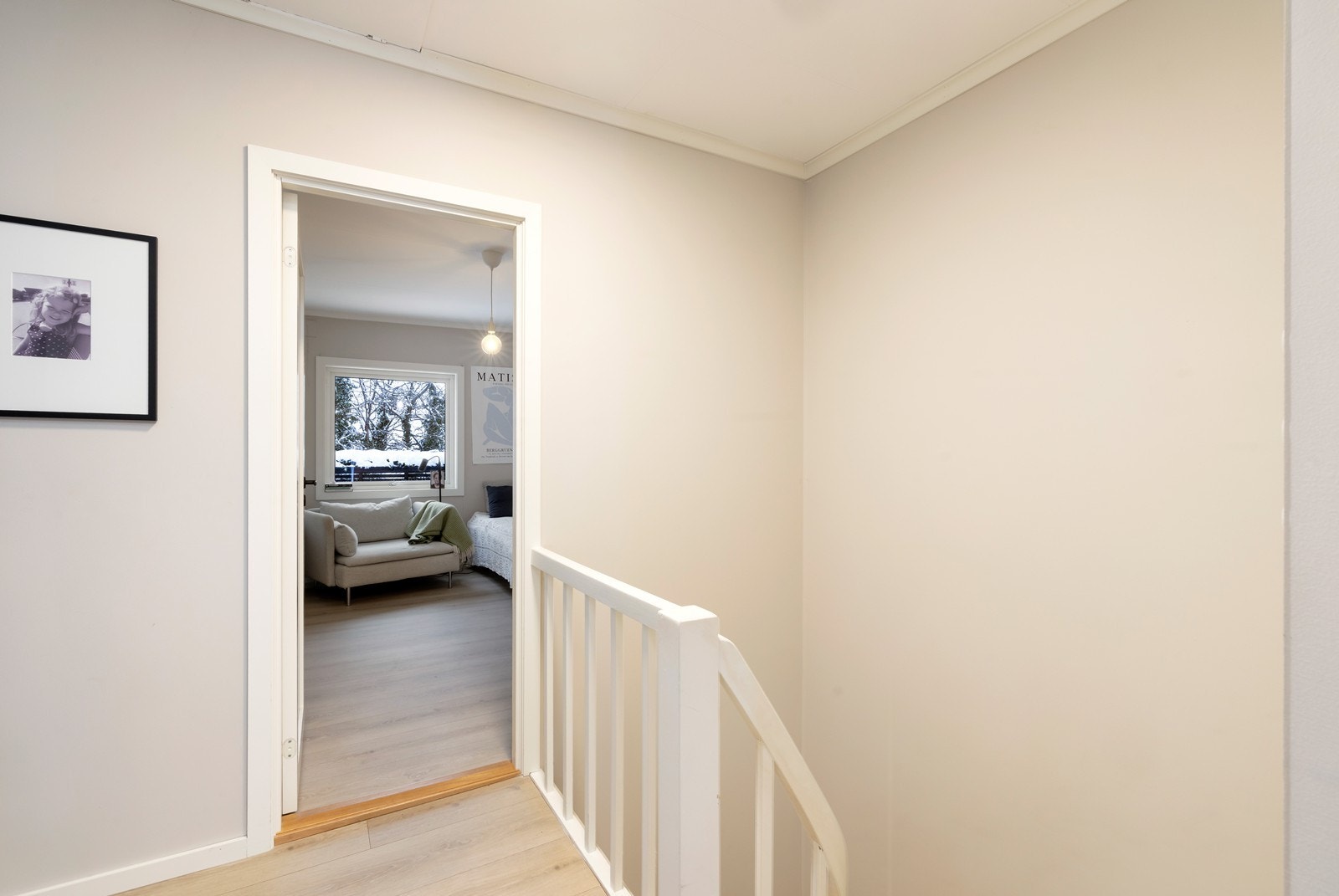 Fra gangen og inn til soverom Galleribilde