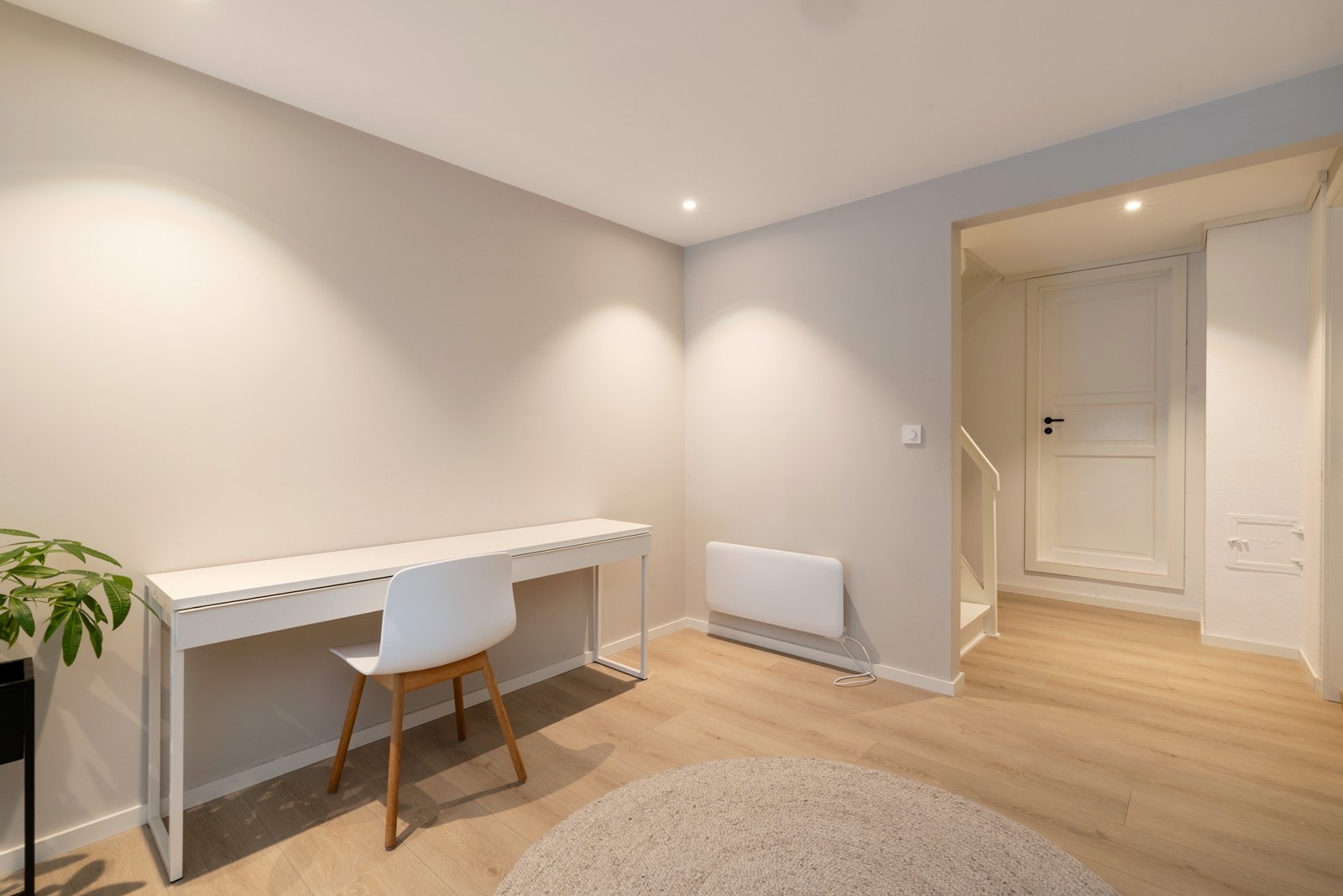 Romslig del av kjellerstuen Galleribilde