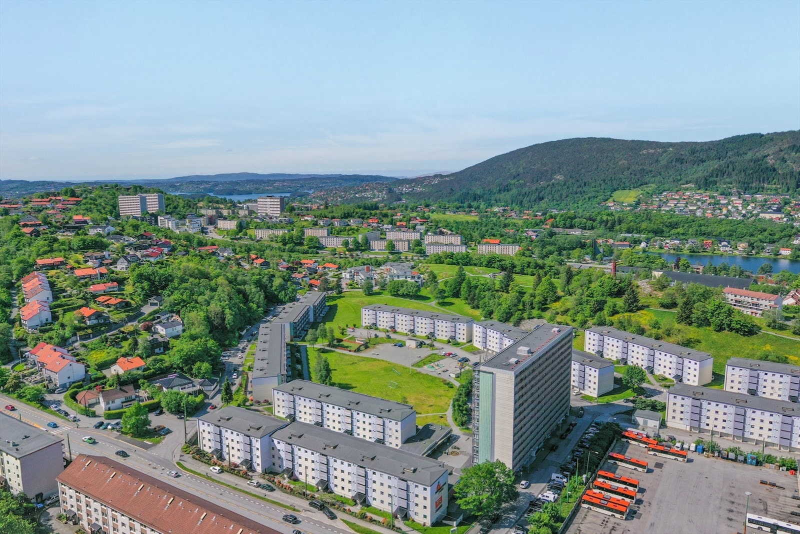 Kort vei til både buss, Bybanen og fine turmuligheter Galleribilde