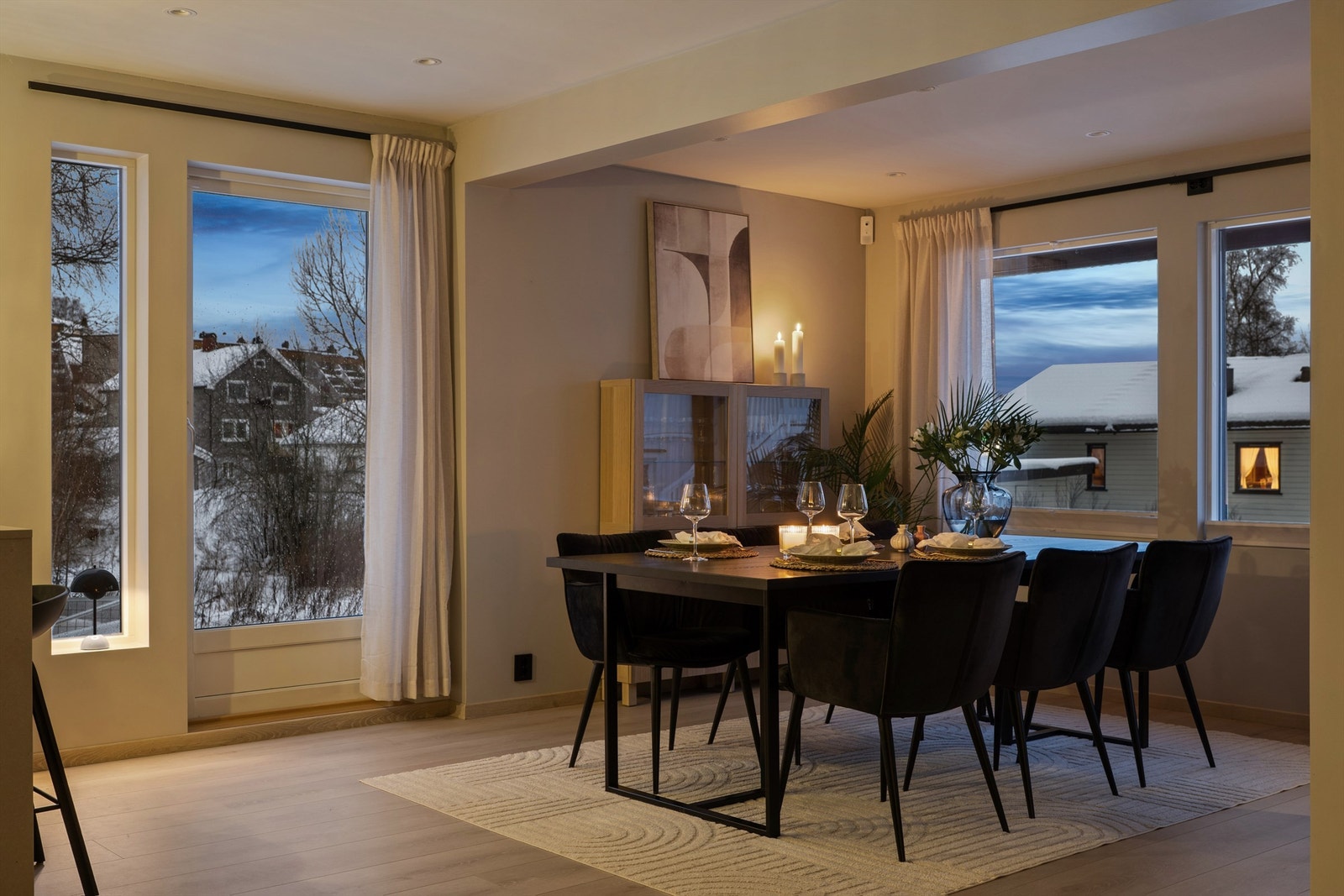 God plass til stor spisegruppe. Foto: EFKT v/Kristian Haug. Galleribilde