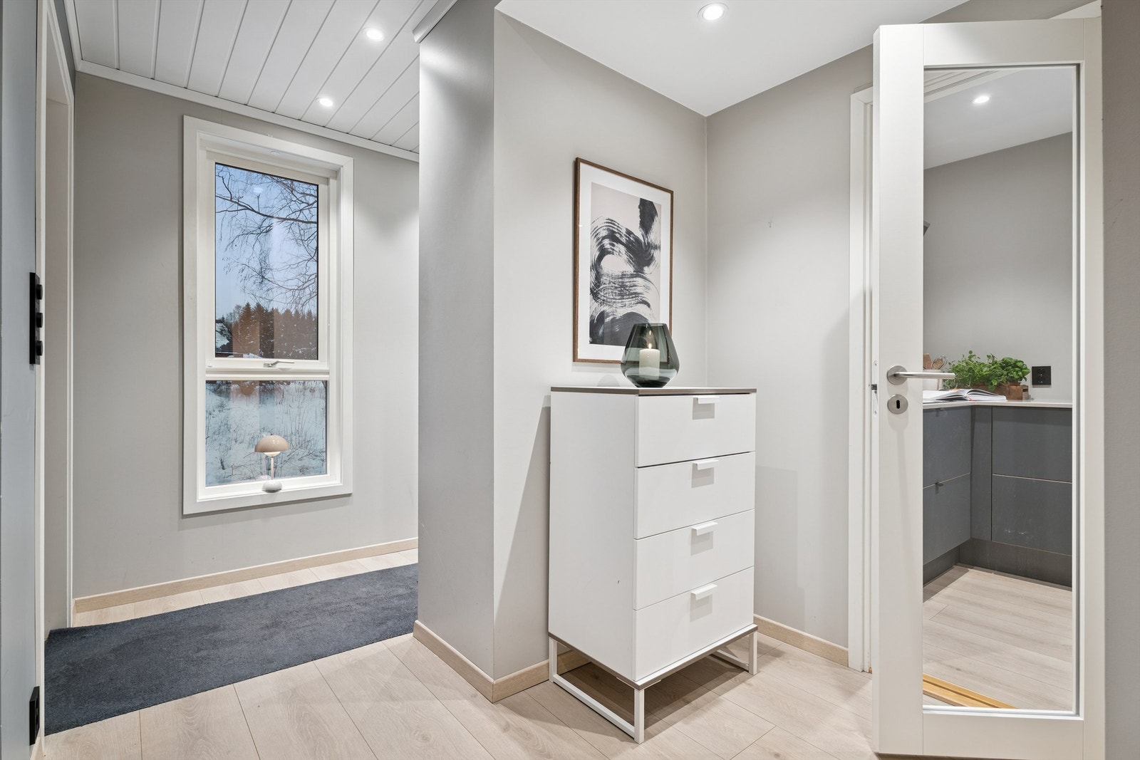 Entré/gang. Galleribilde